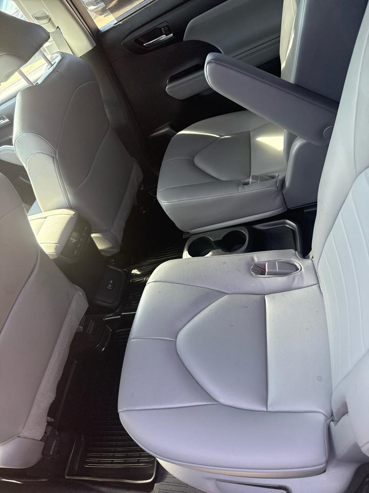 Toyota Highlander Platinum FWD (Natl) 2023