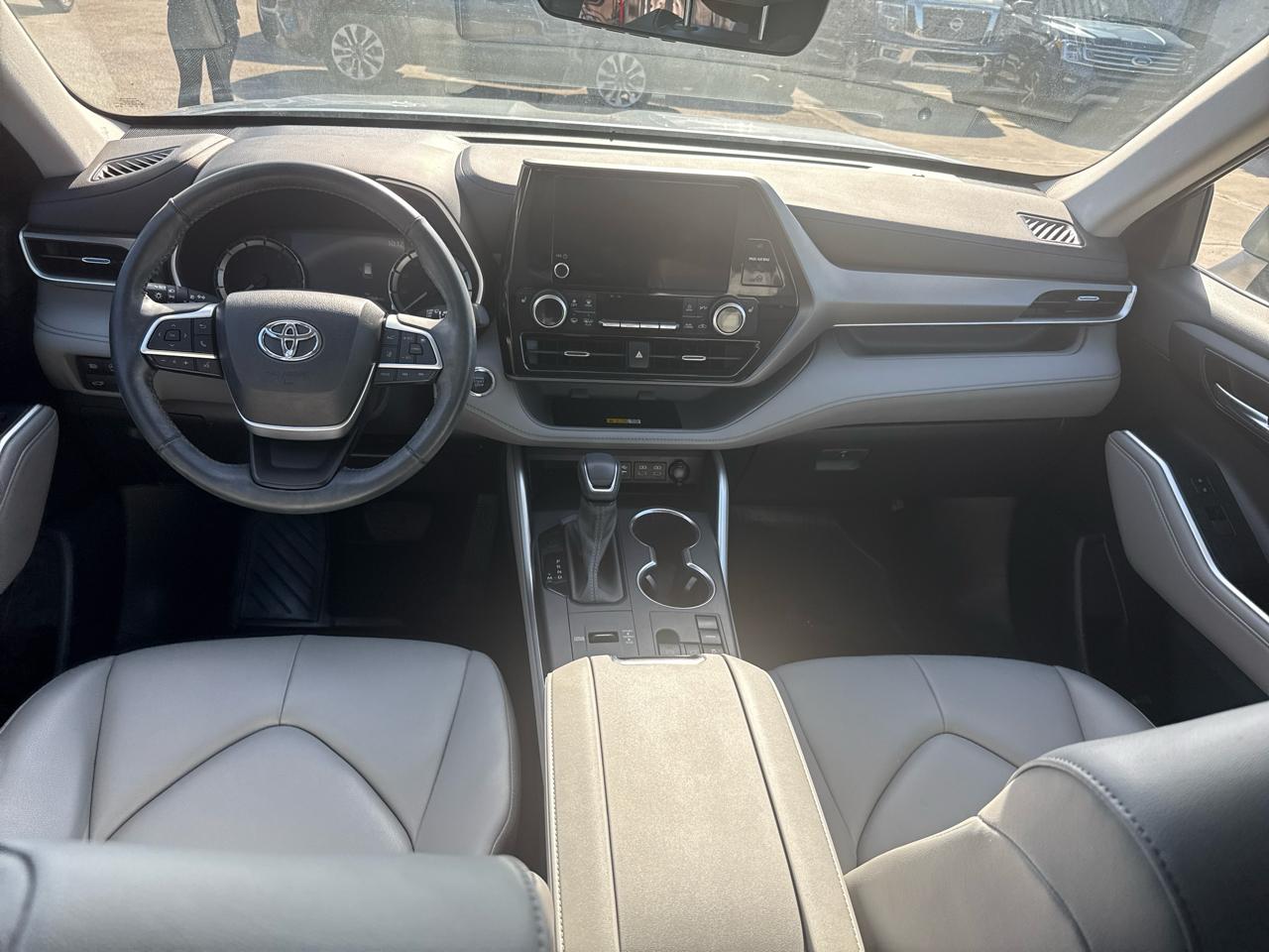 Toyota Highlander Platinum FWD (Natl) 2023