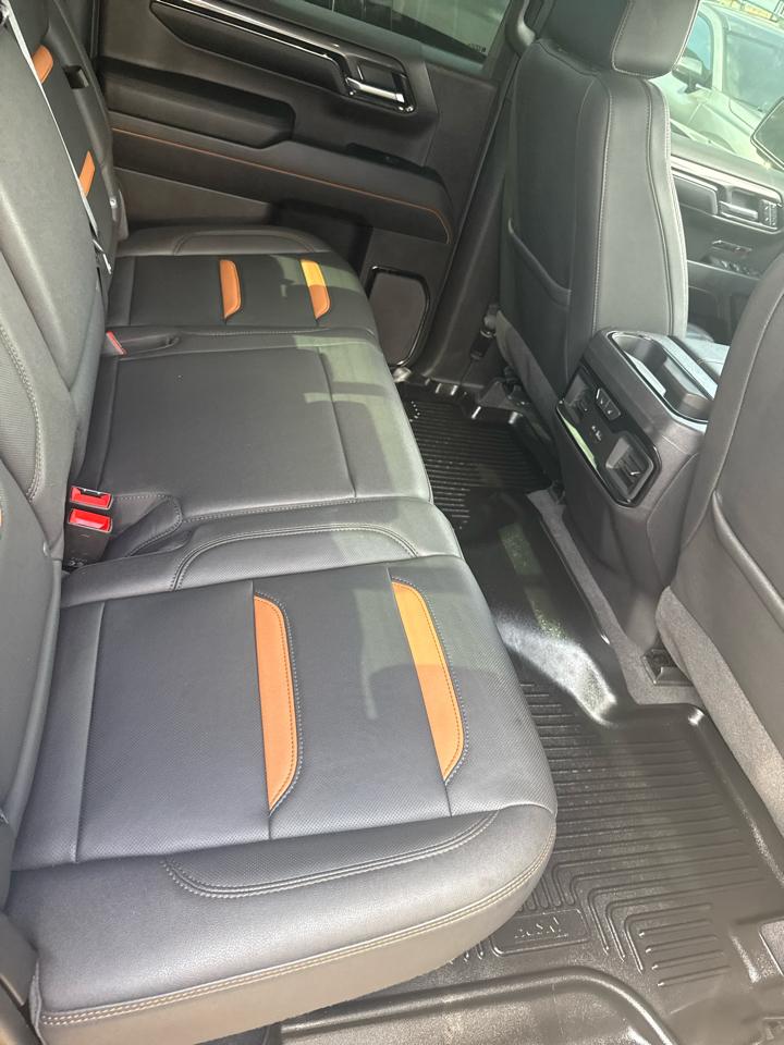 GMC Sierra 1500 4WD Crew Cab 147" AT4 2024