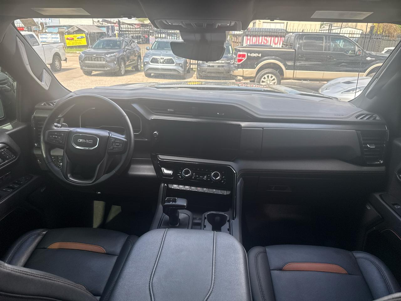 GMC Sierra 1500 4WD Crew Cab 147" AT4 2024