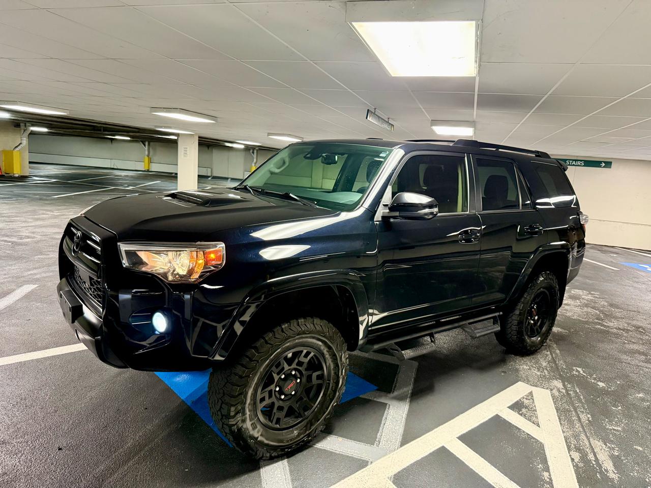 Toyota 4Runner Venture 4WD (Natl) 2021