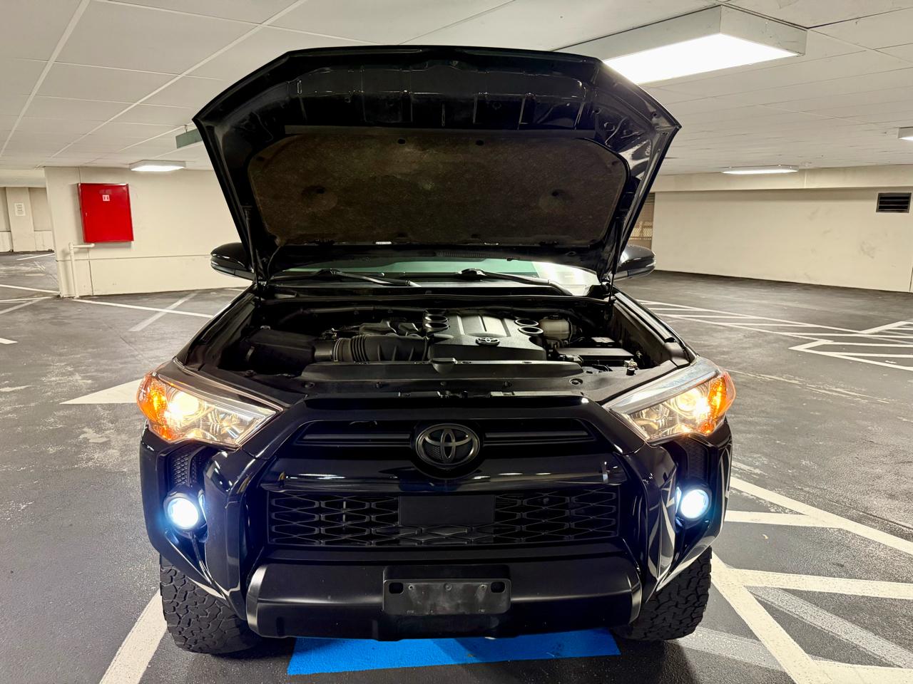Toyota 4Runner Venture 4WD (Natl) 2021