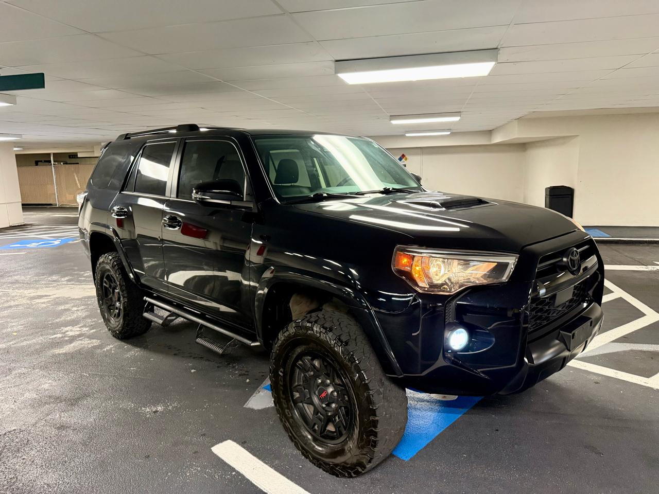 Toyota 4Runner Venture 4WD (Natl) 2021