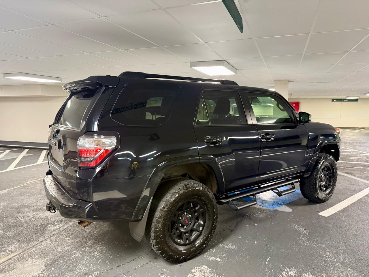 Toyota 4Runner Venture 4WD (Natl) 2021