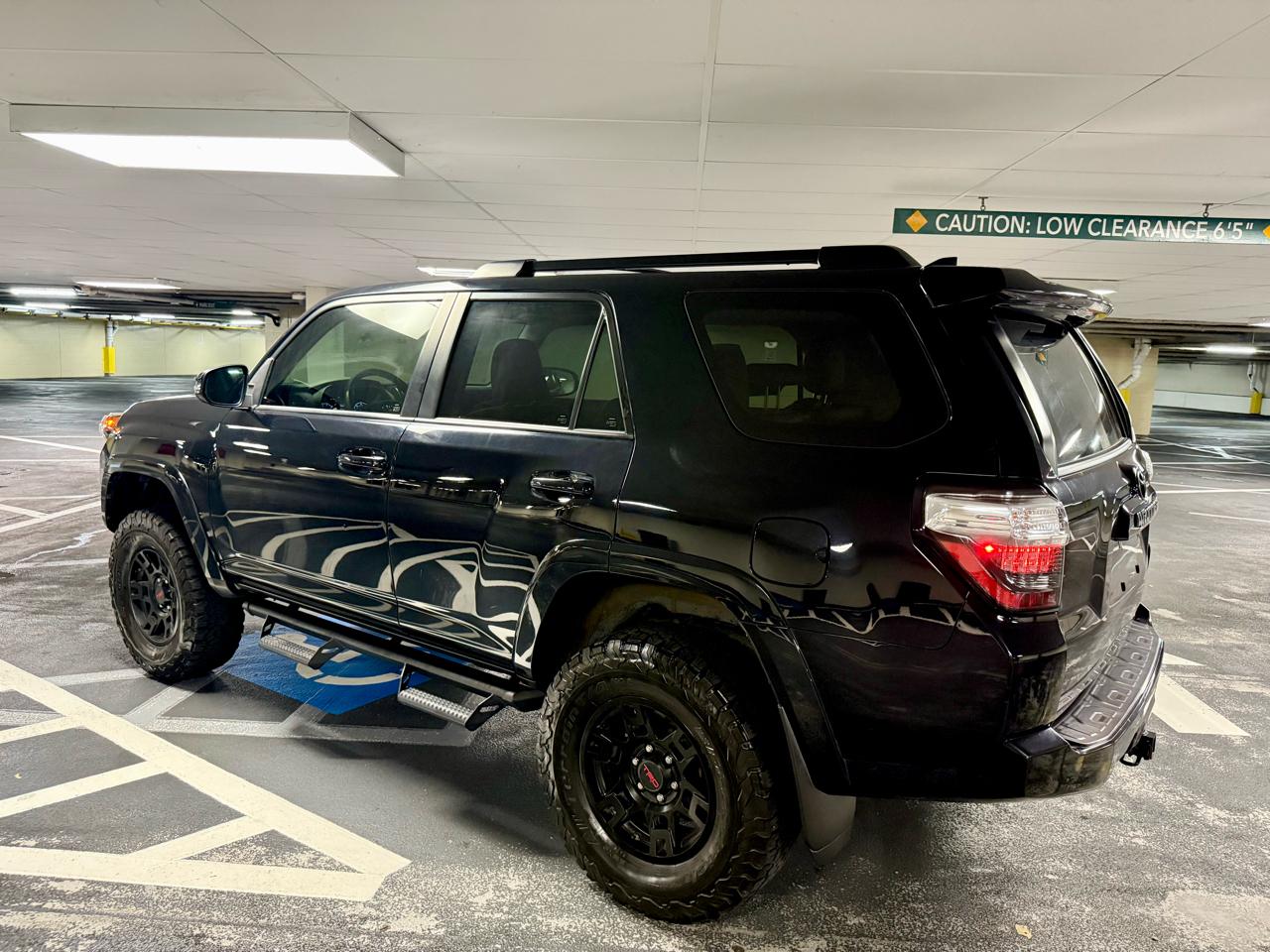 Toyota 4Runner Venture 4WD (Natl) 2021