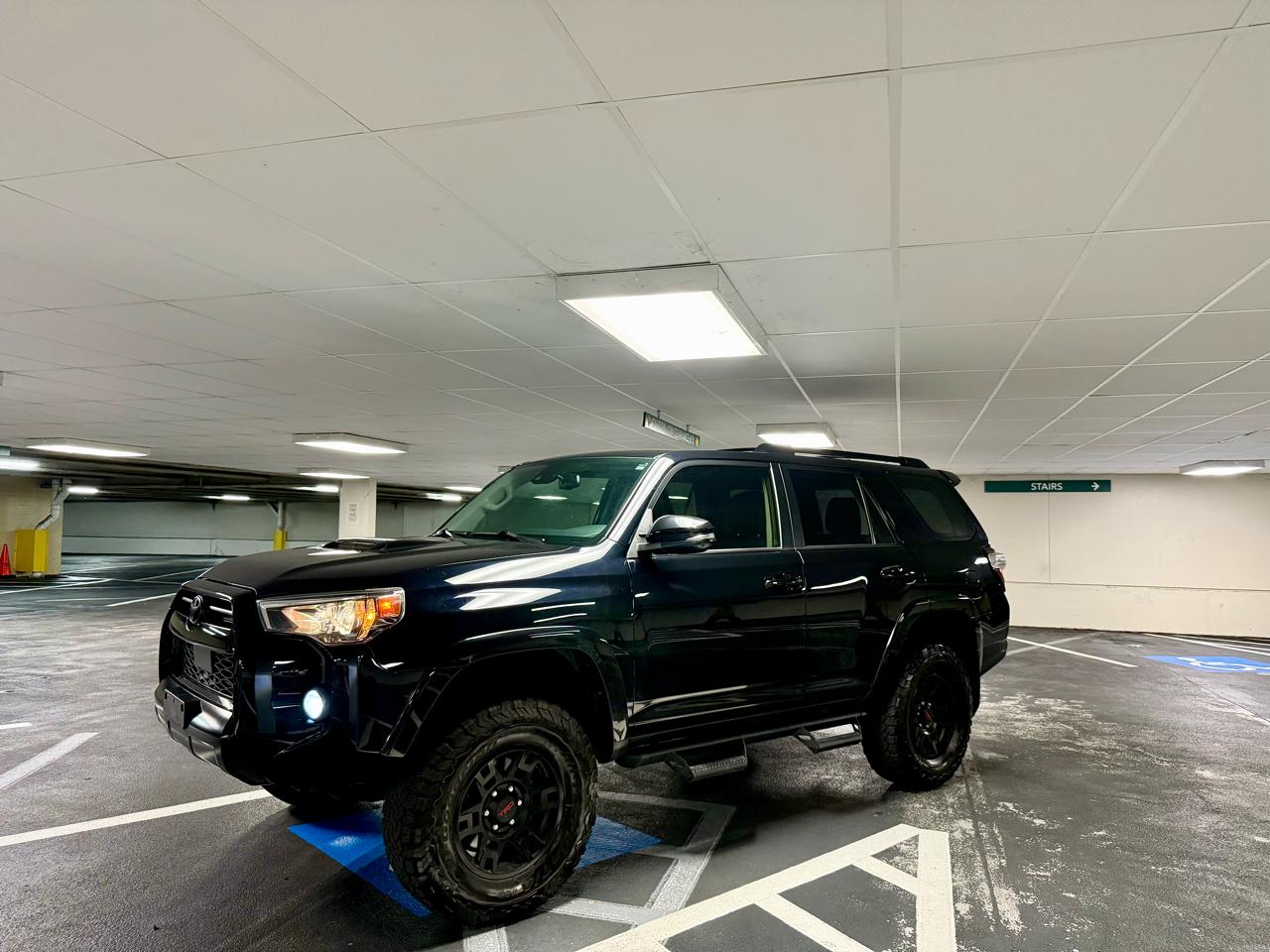 Toyota 4Runner Venture 4WD (Natl) 2021