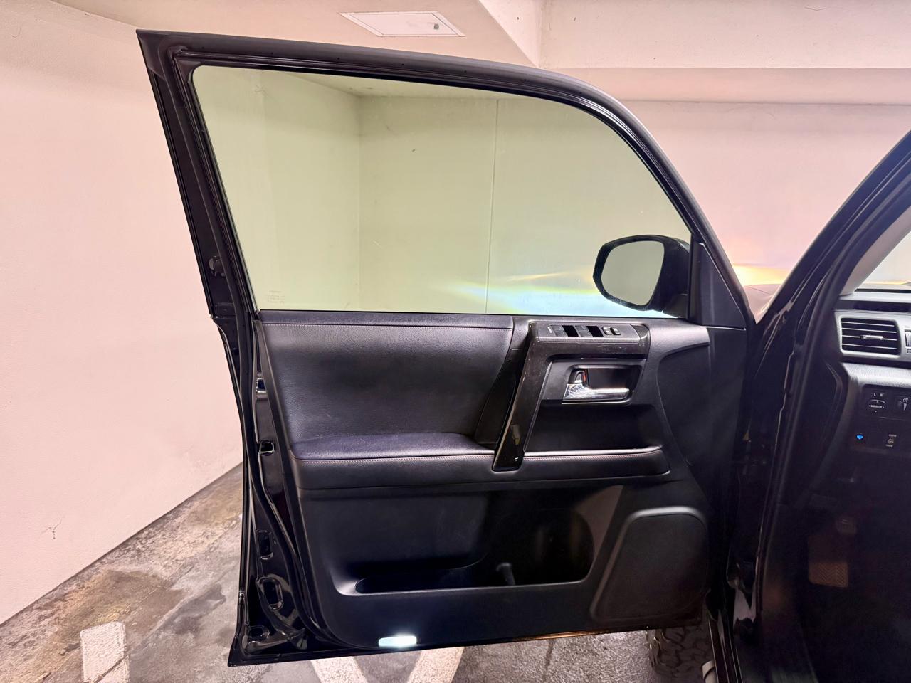 Toyota 4Runner Venture 4WD (Natl) 2021