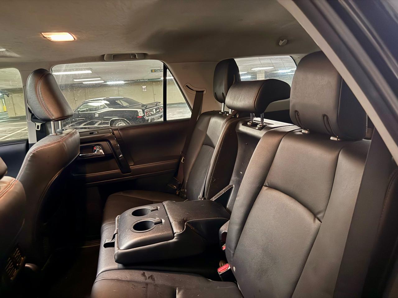 Toyota 4Runner Venture 4WD (Natl) 2021