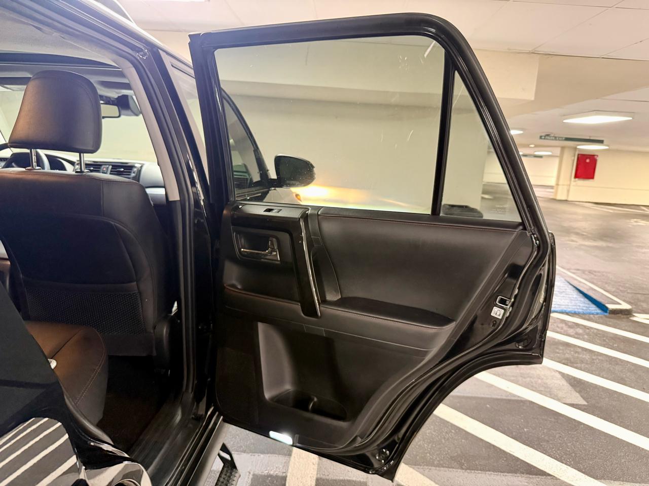 Toyota 4Runner Venture 4WD (Natl) 2021