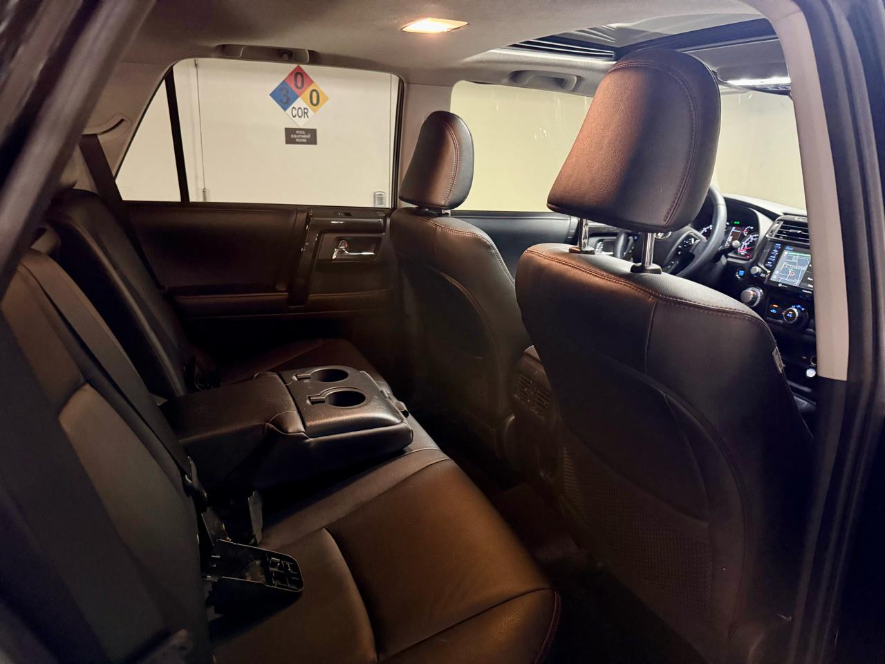 Toyota 4Runner Venture 4WD (Natl) 2021