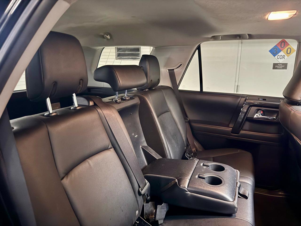 Toyota 4Runner Venture 4WD (Natl) 2021