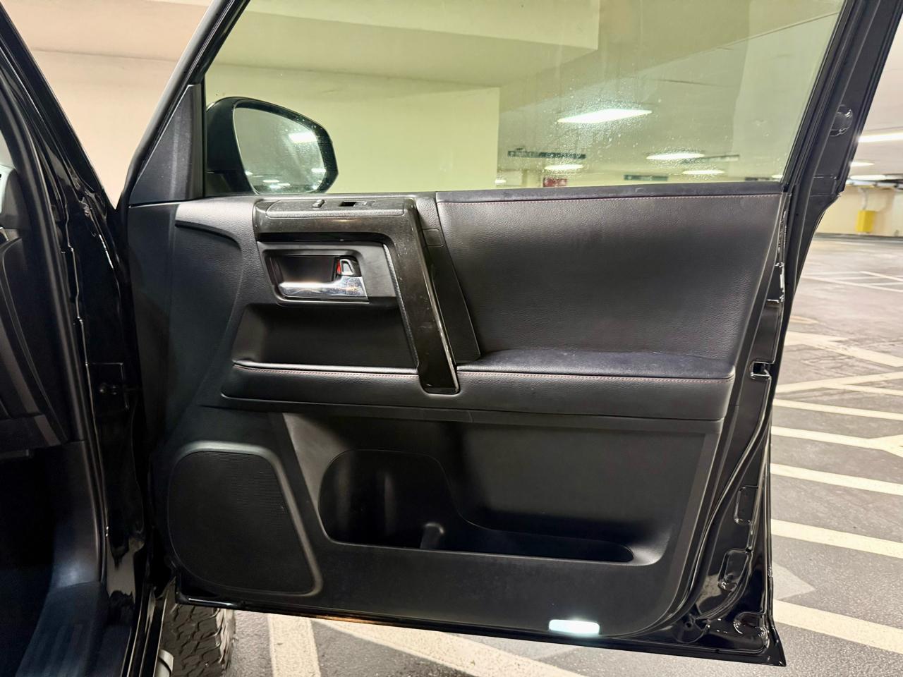 Toyota 4Runner Venture 4WD (Natl) 2021