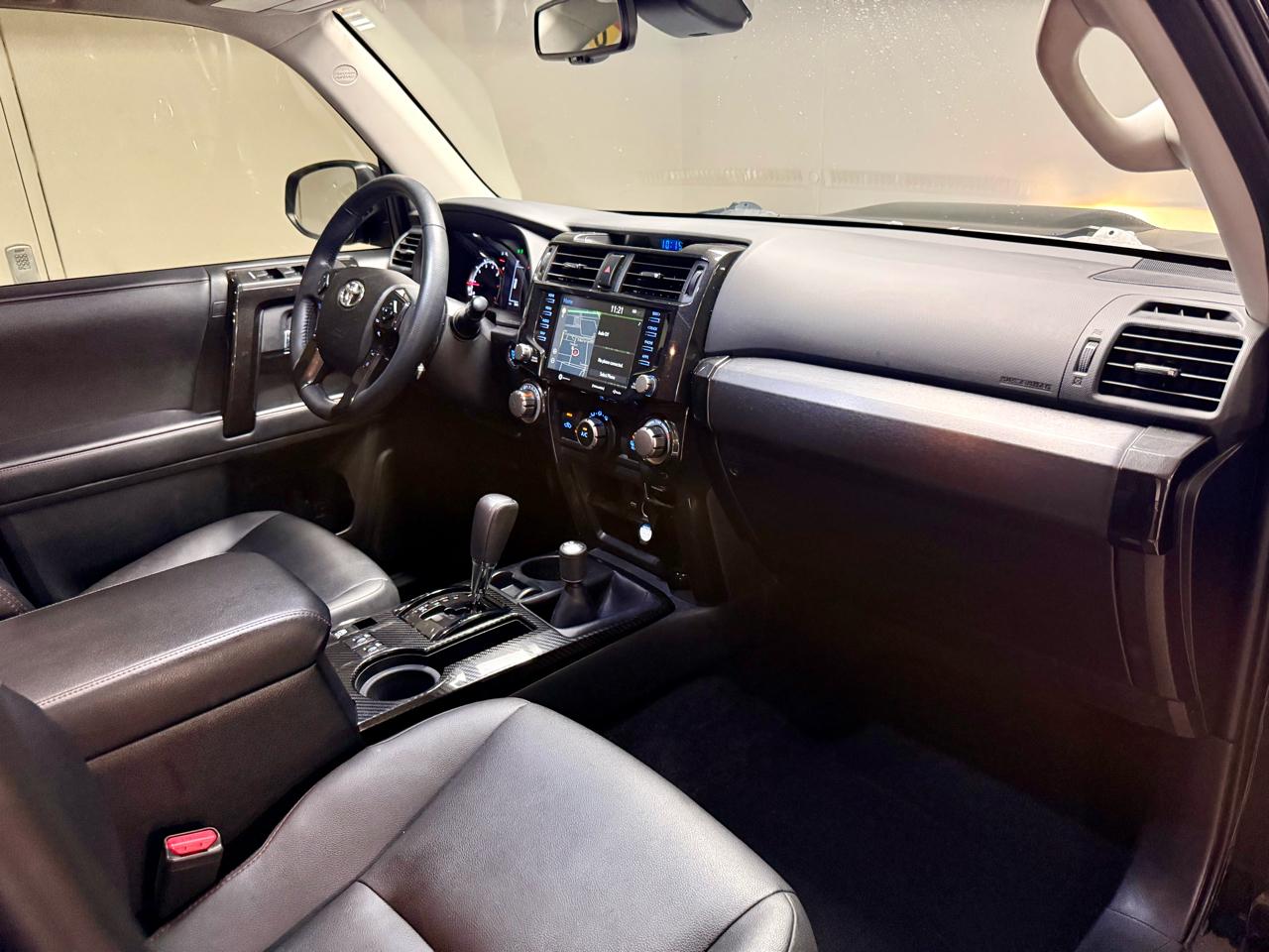 Toyota 4Runner Venture 4WD (Natl) 2021