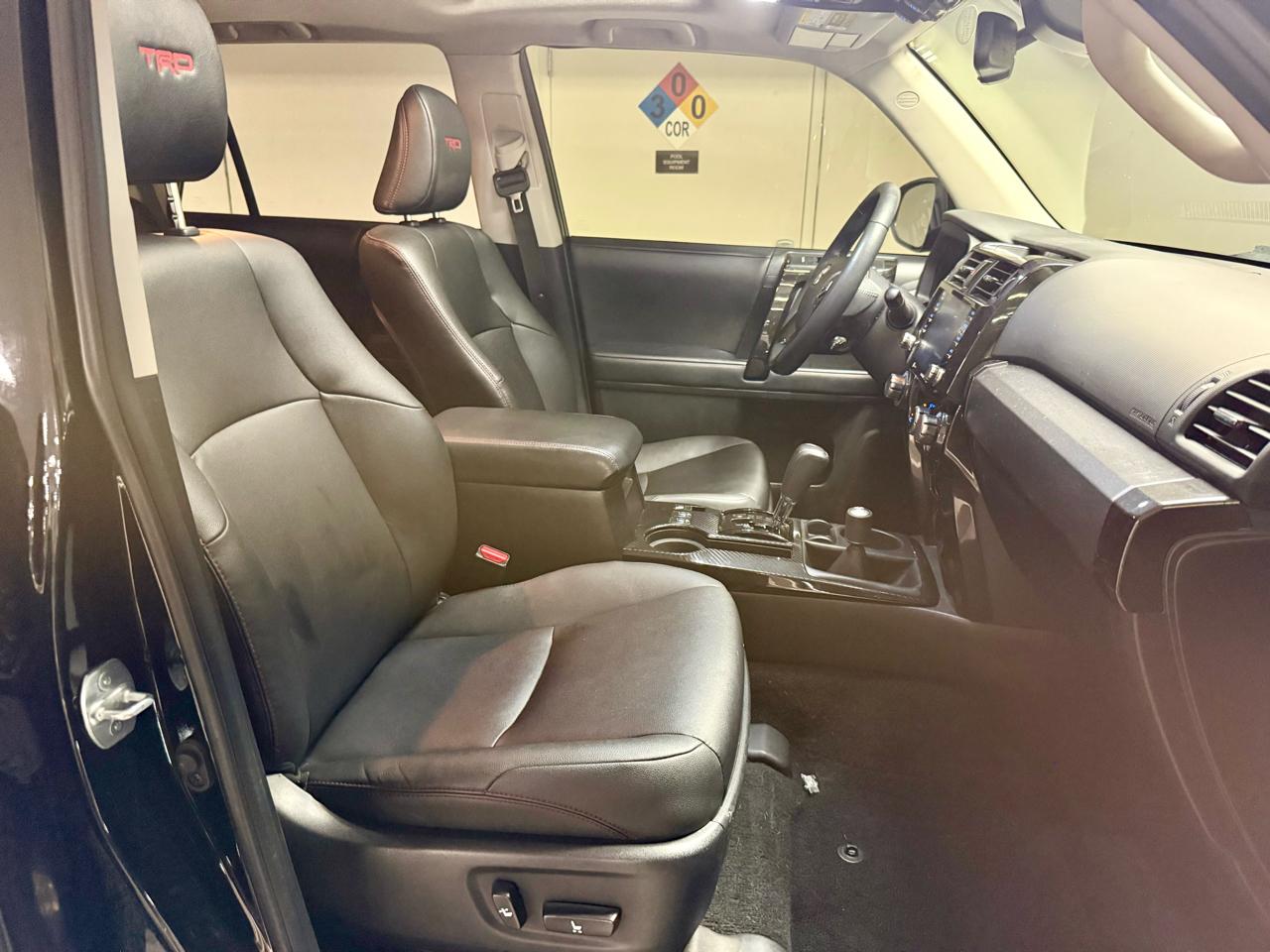 Toyota 4Runner Venture 4WD (Natl) 2021