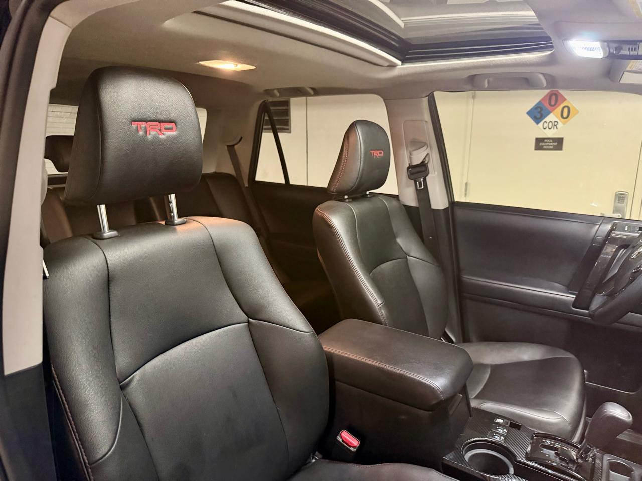 Toyota 4Runner Venture 4WD (Natl) 2021