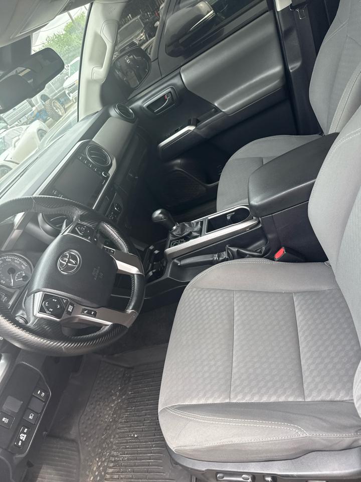 Toyota Tacoma 2WD TRD Off Road Double Cab 5' Bed V6 AT (Natl) 2022