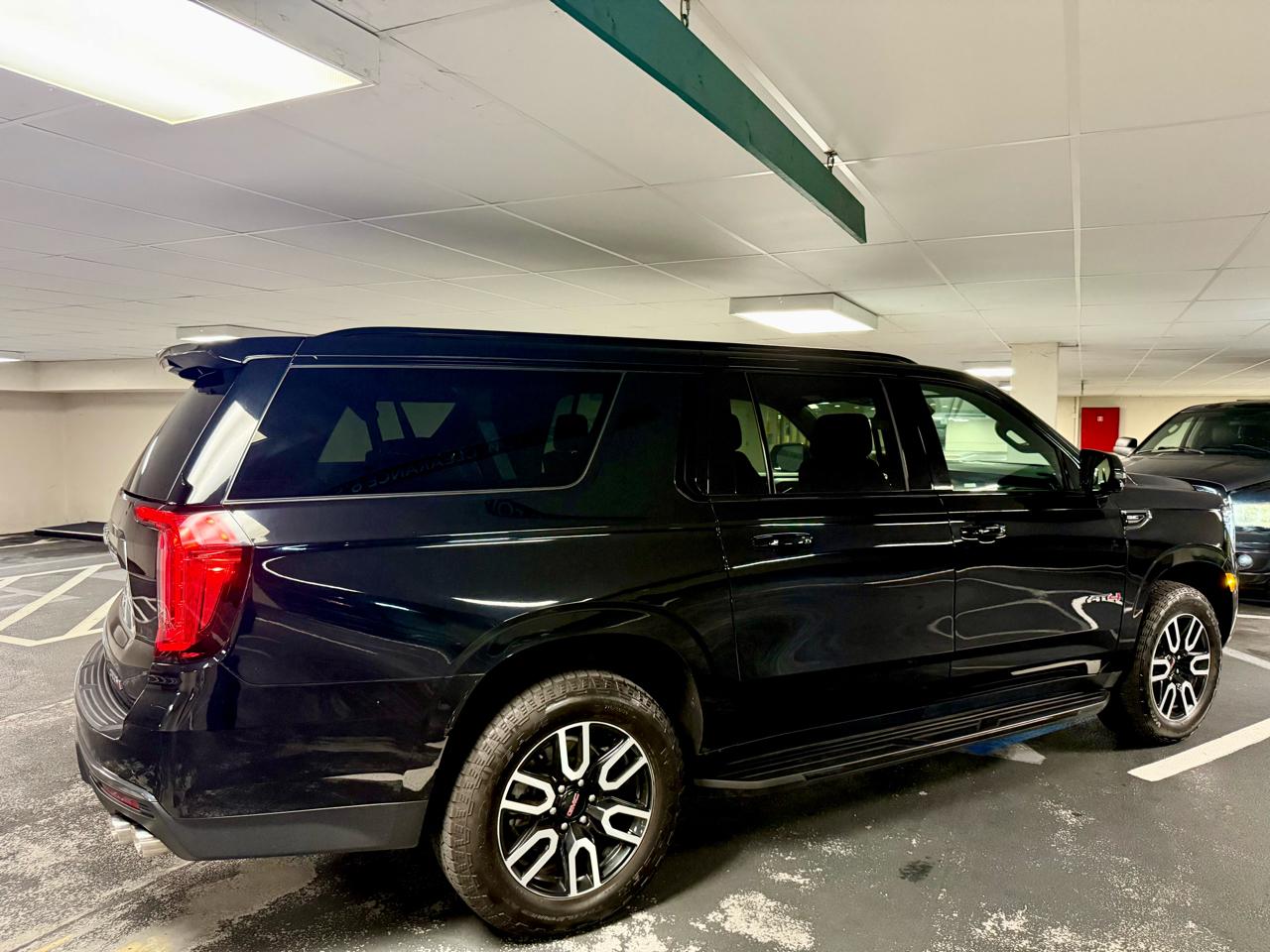GMC Yukon XL 4WD 4dr AT4 2023