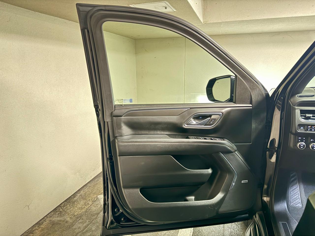 GMC Yukon XL 4WD 4dr AT4 2023