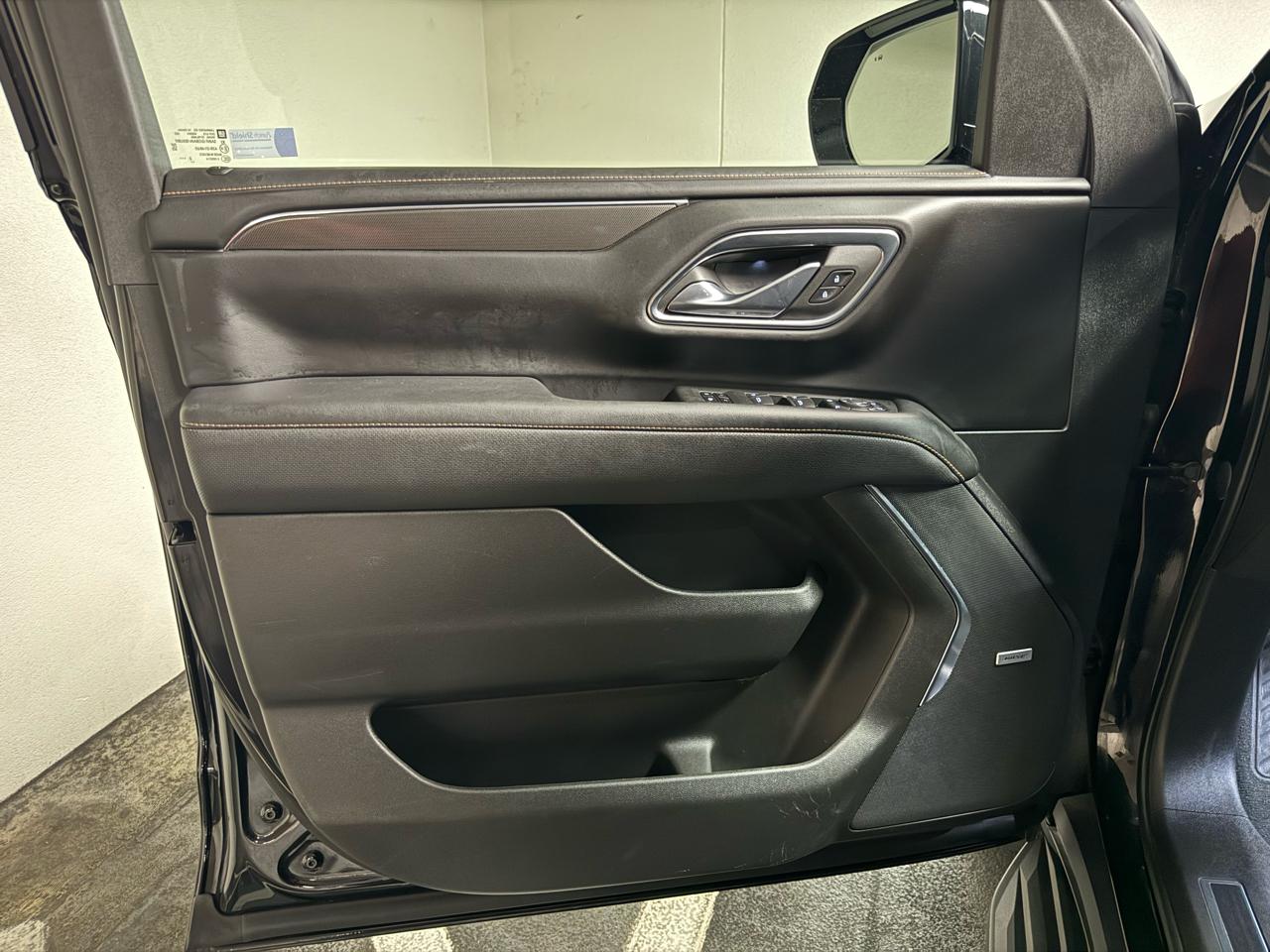 GMC Yukon XL 4WD 4dr AT4 2023