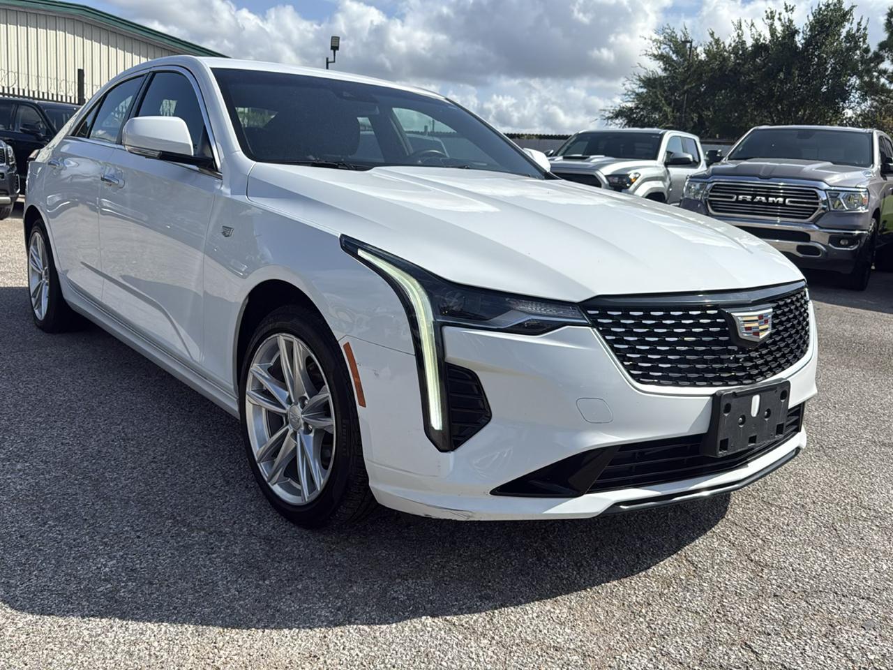 Cadillac CT4 4dr Sdn Luxury 2021