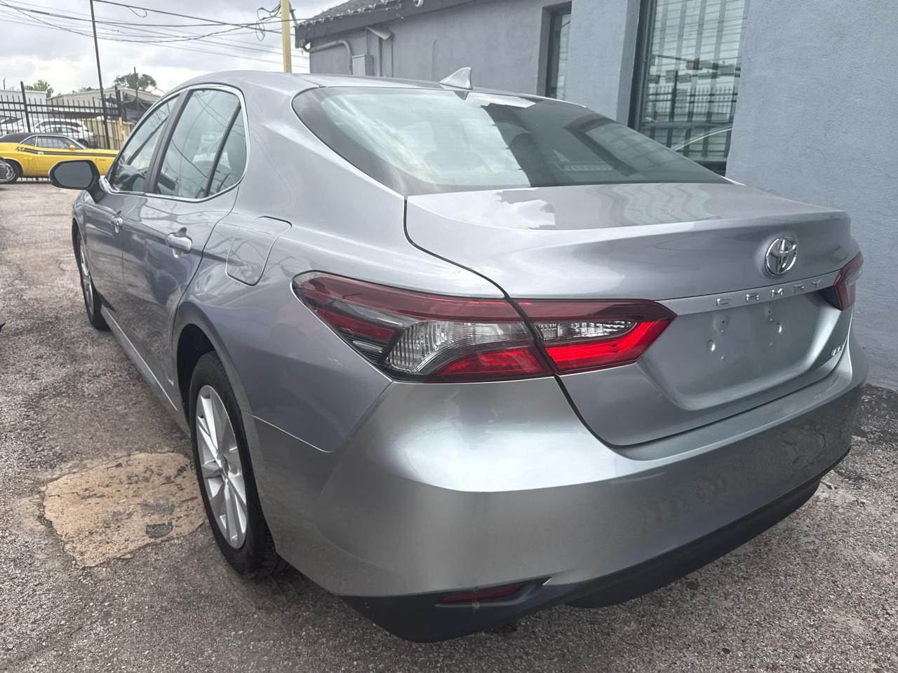 Toyota Camry LE Auto (Natl) 2022