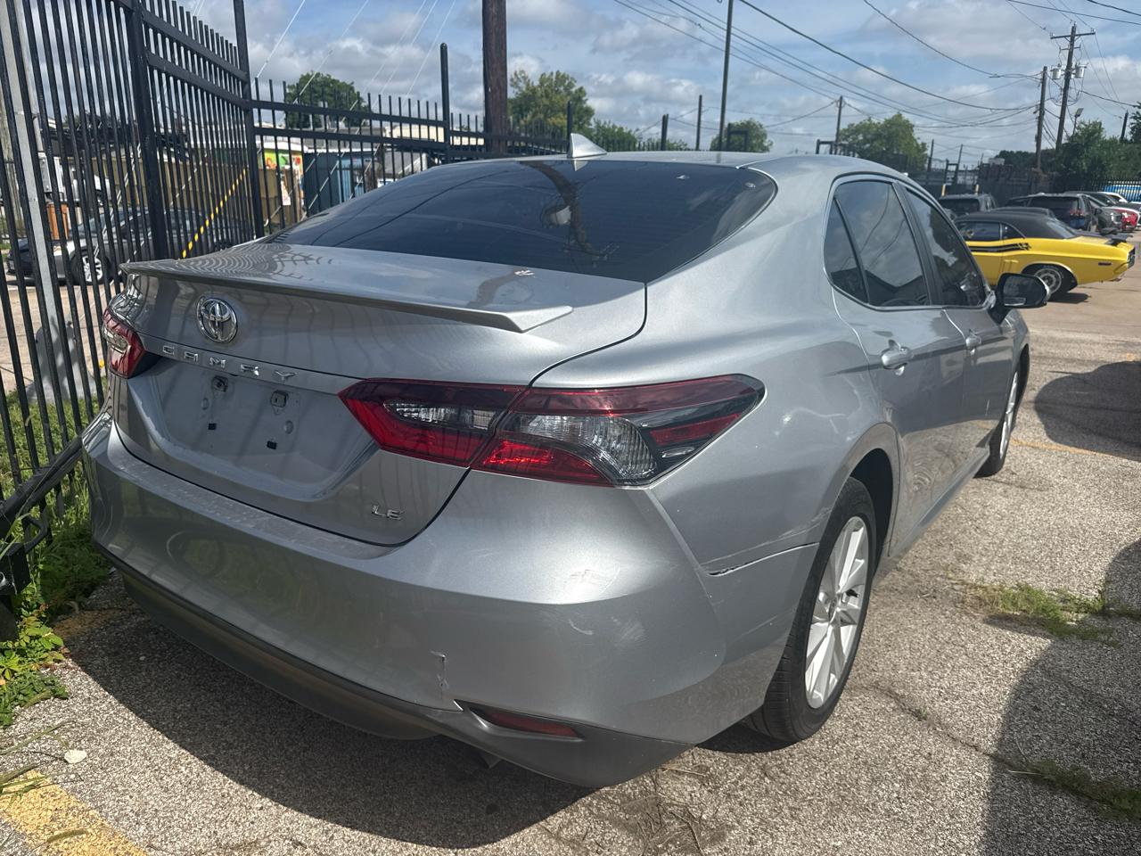 Toyota Camry LE Auto (Natl) 2022