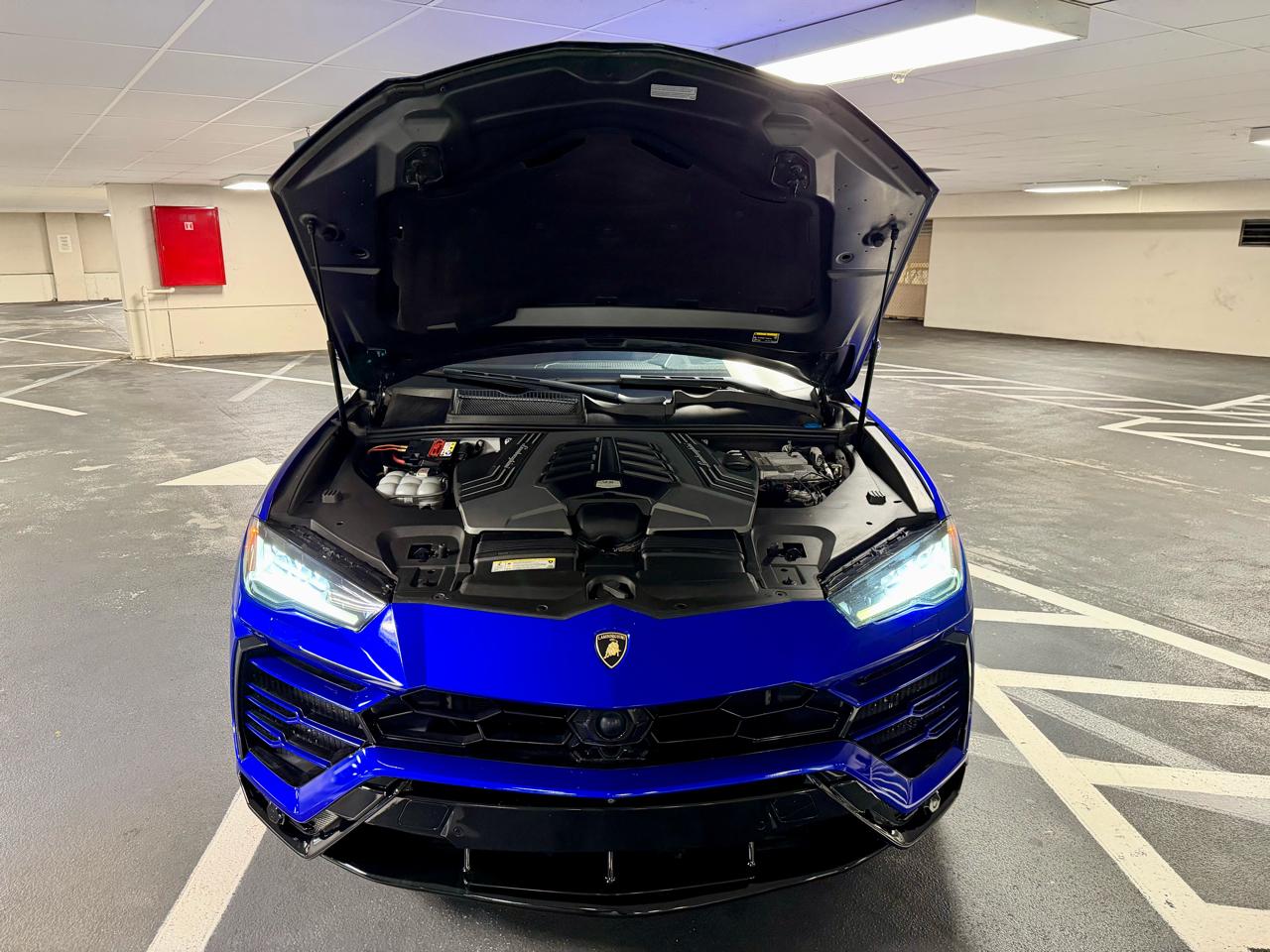 Lamborghini Urus AWD 2019