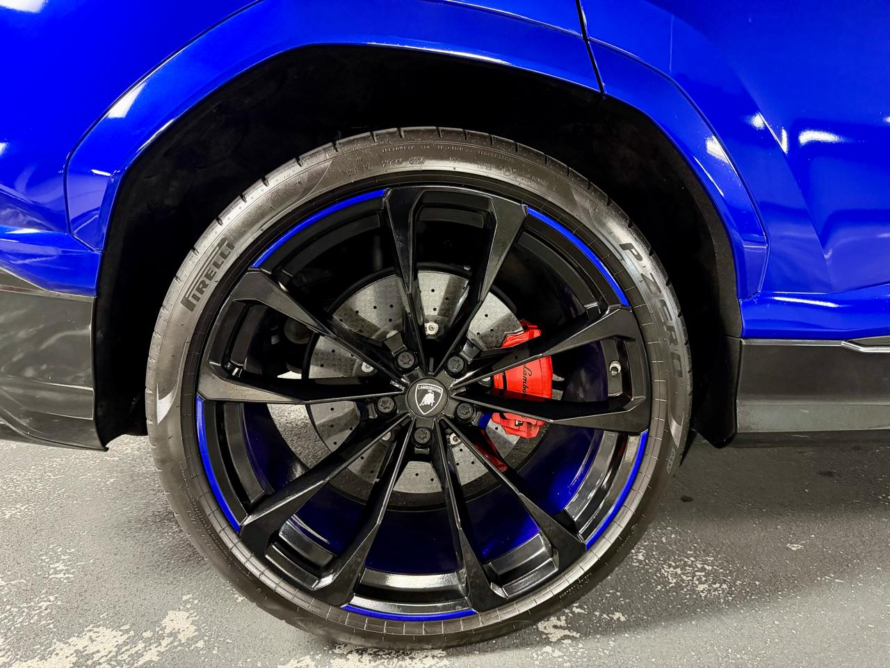 Lamborghini Urus AWD 2019