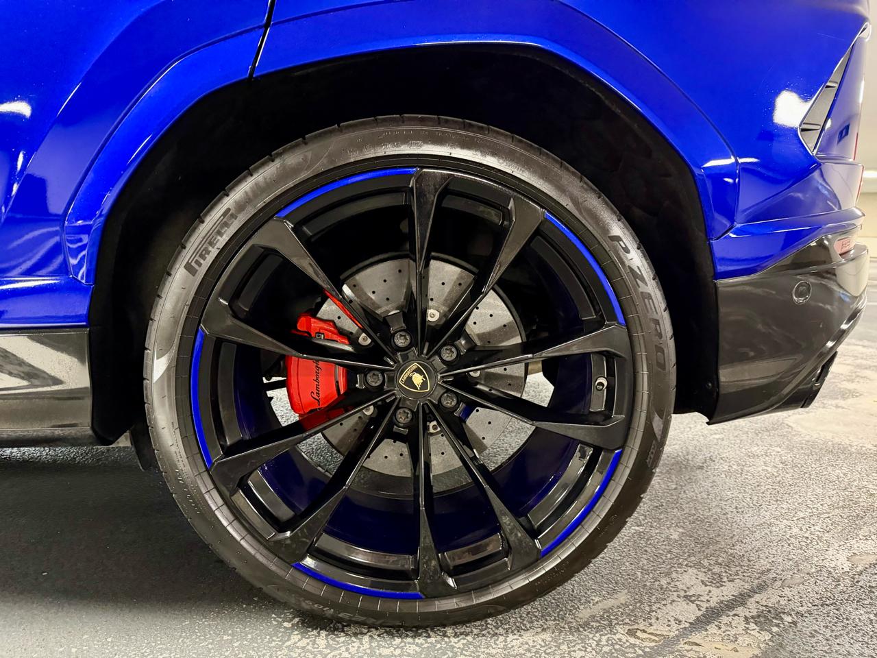 Lamborghini Urus AWD 2019