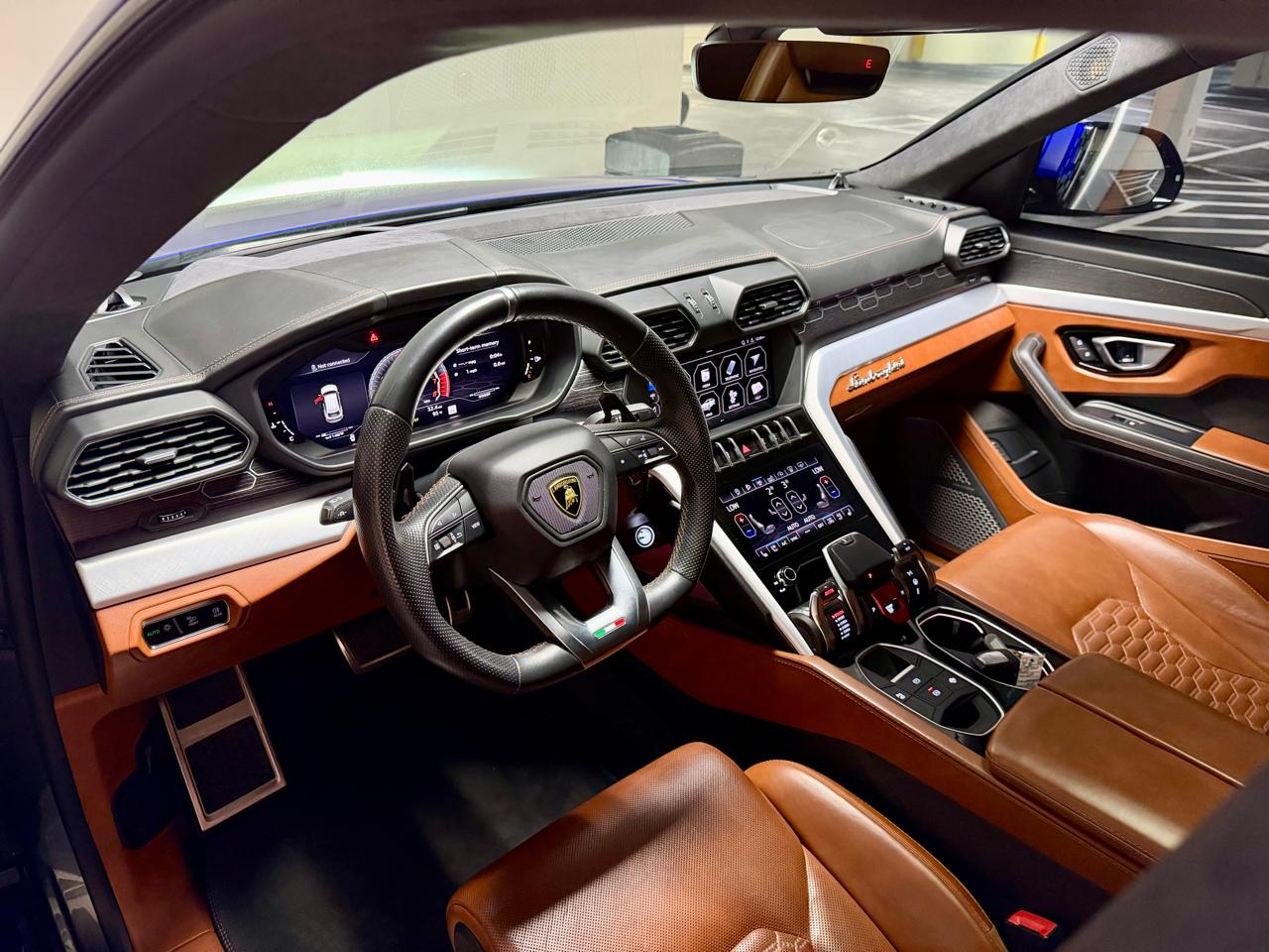 Lamborghini Urus AWD 2019