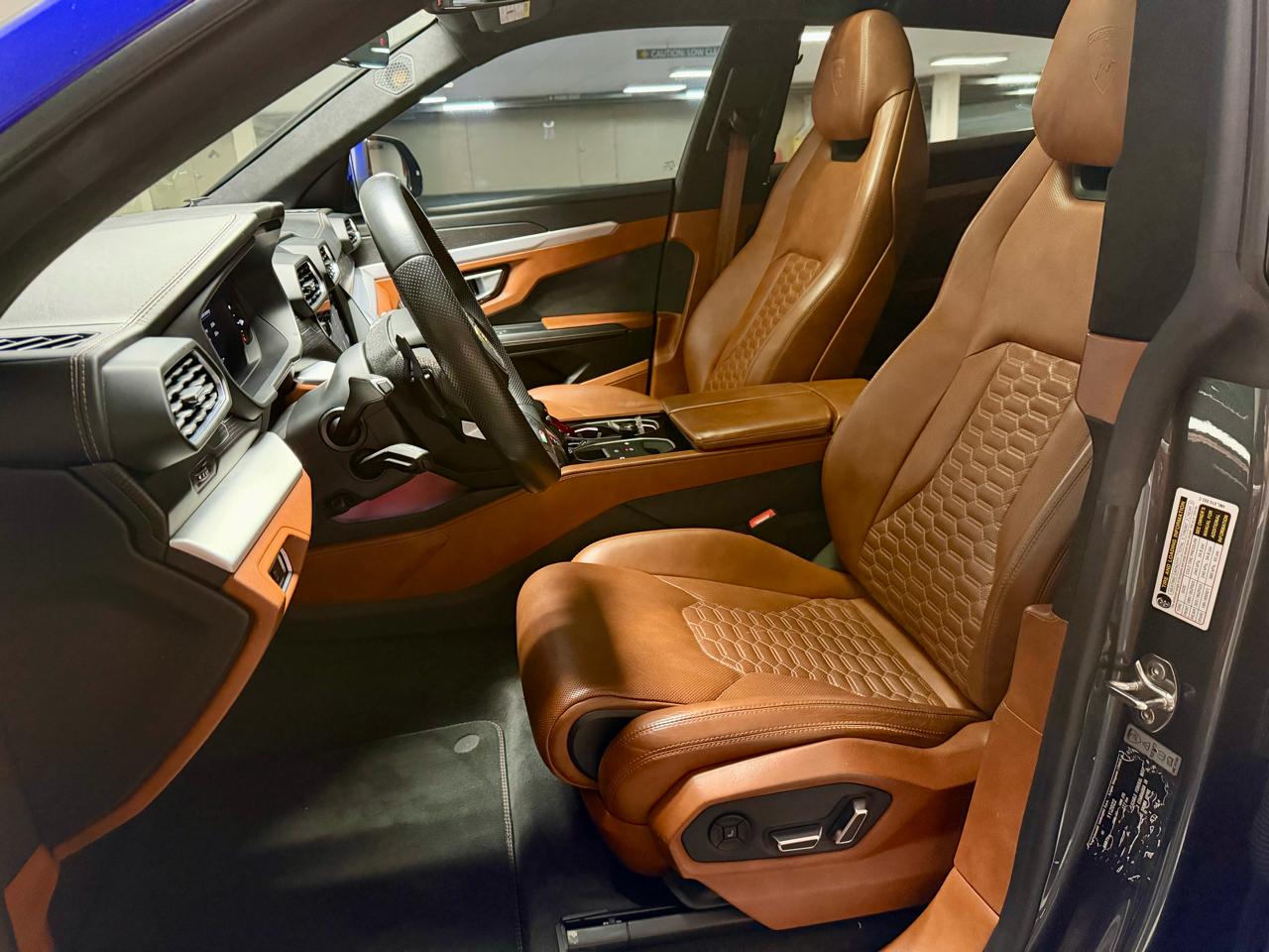 Lamborghini Urus AWD 2019