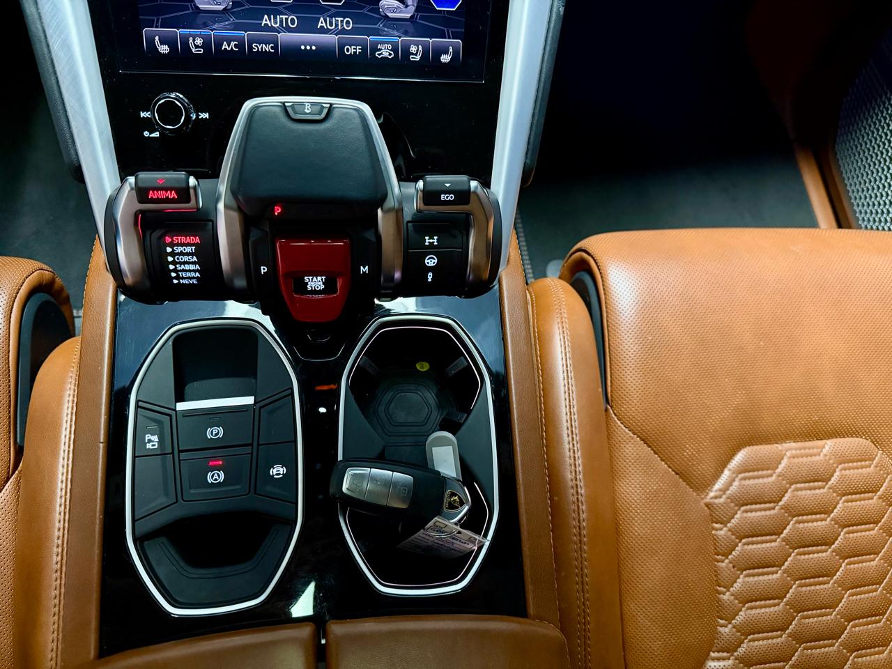 Lamborghini Urus AWD 2019