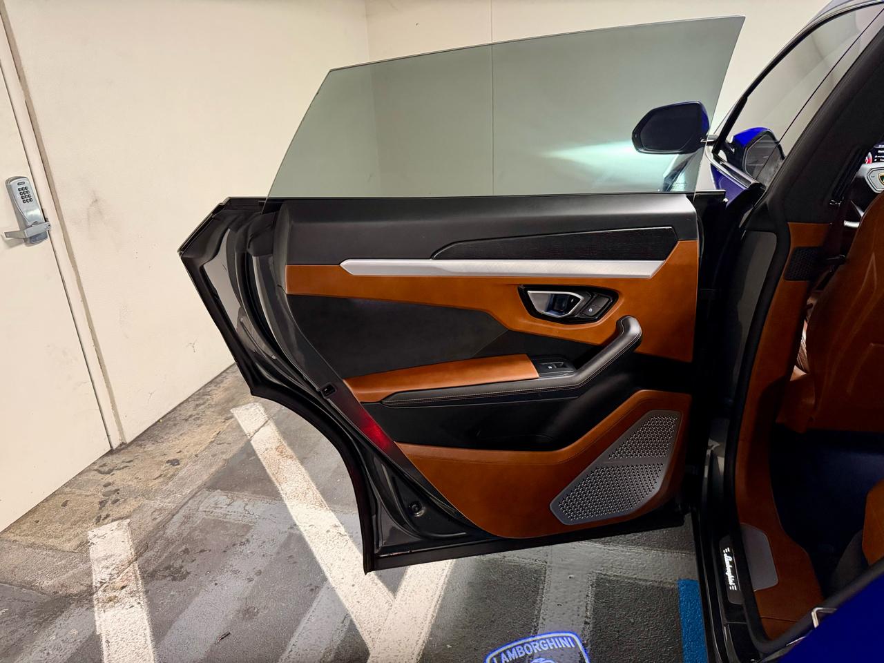 Lamborghini Urus AWD 2019