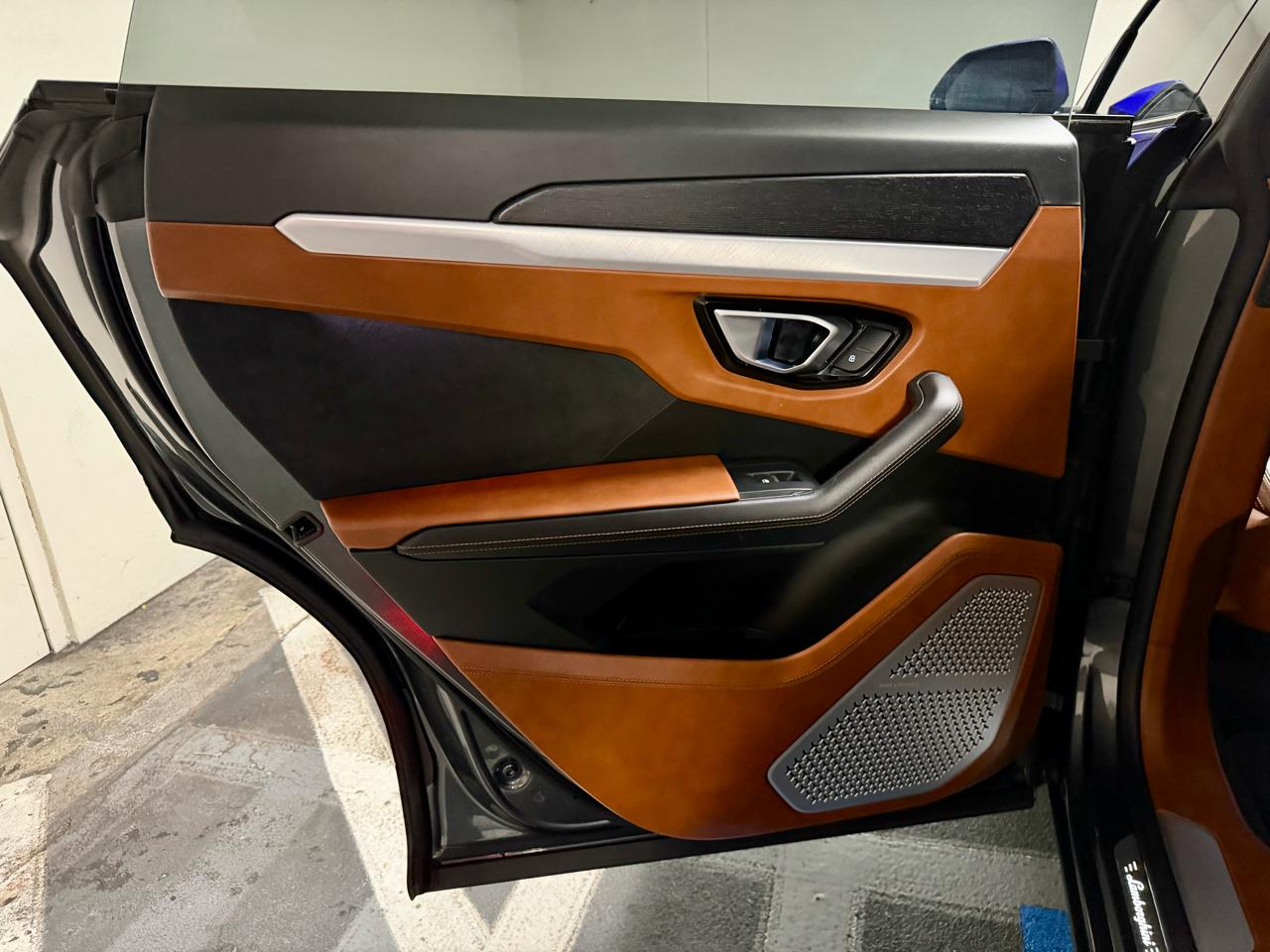 Lamborghini Urus AWD 2019