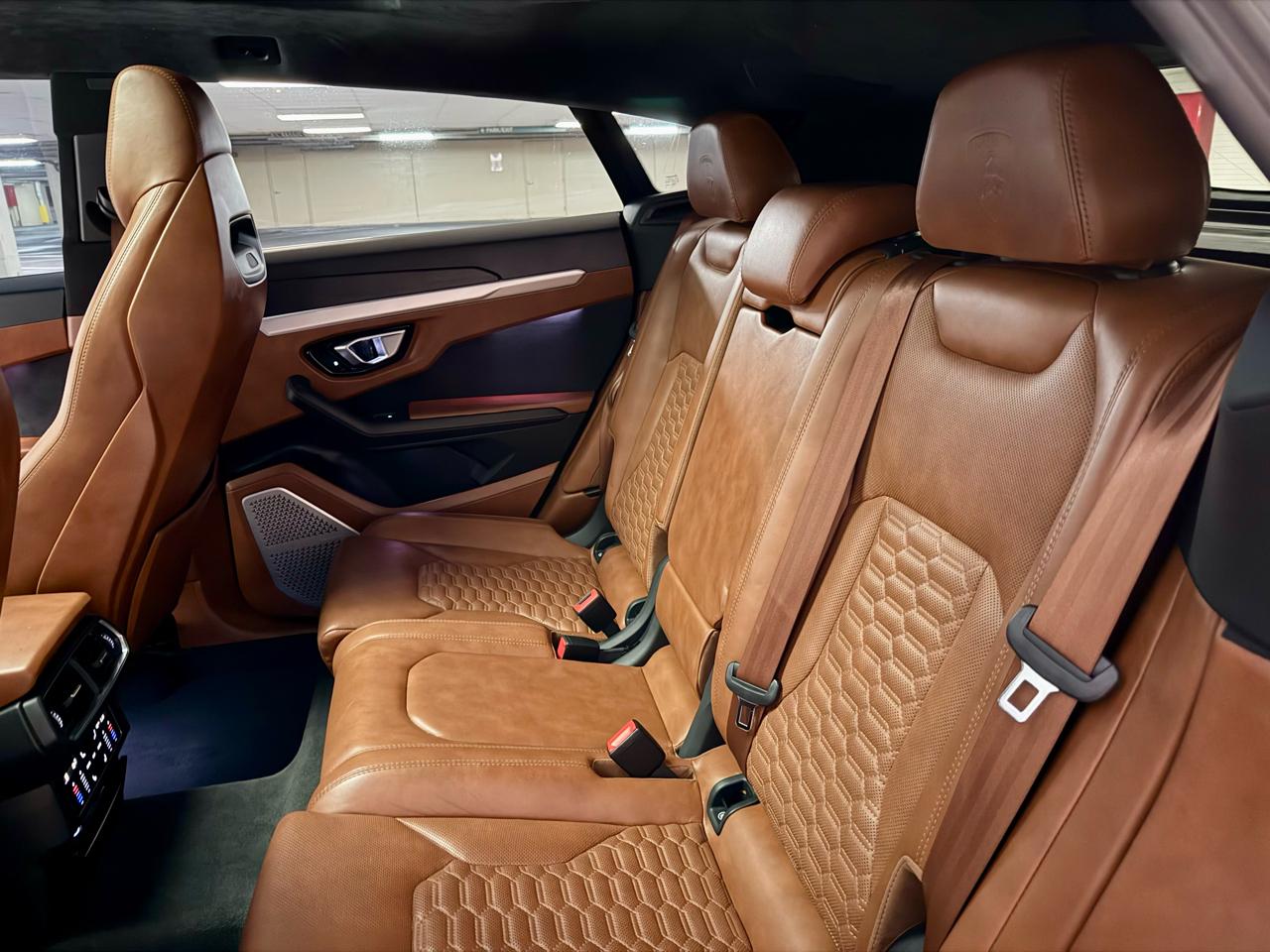 Lamborghini Urus AWD 2019