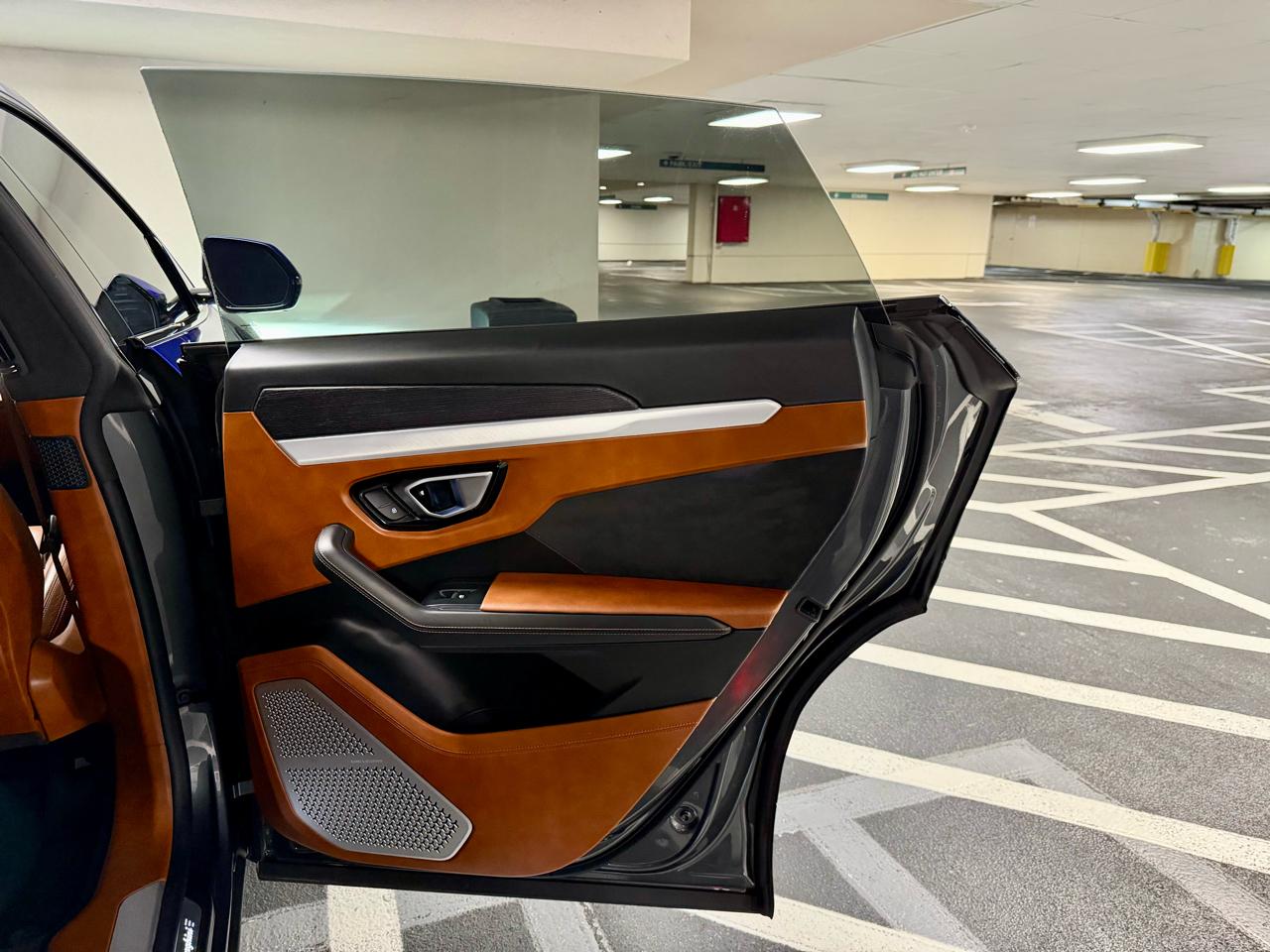 Lamborghini Urus AWD 2019