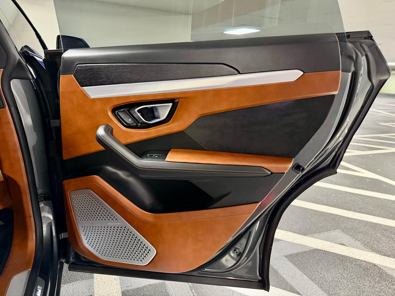 Lamborghini Urus AWD 2019