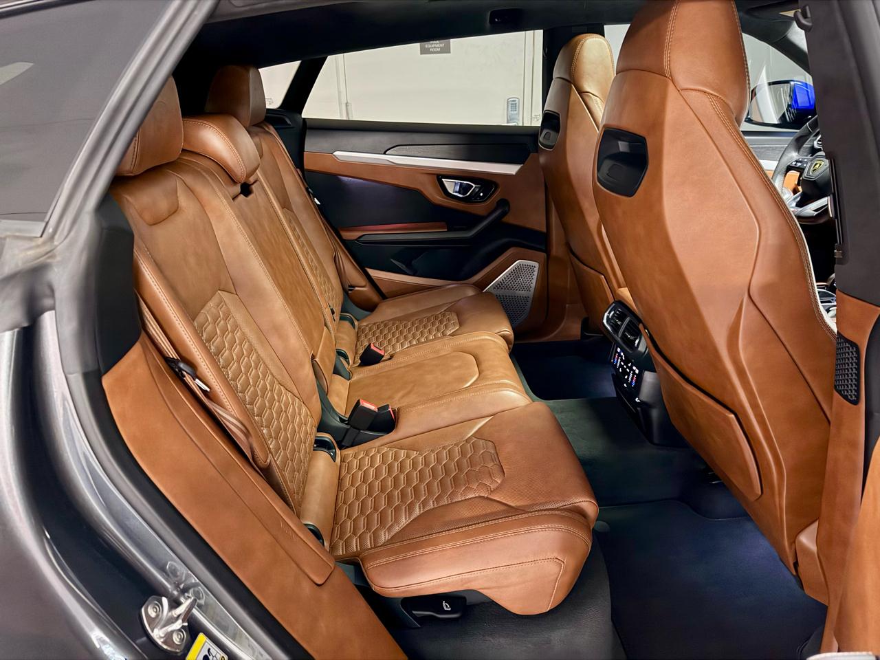 Lamborghini Urus AWD 2019