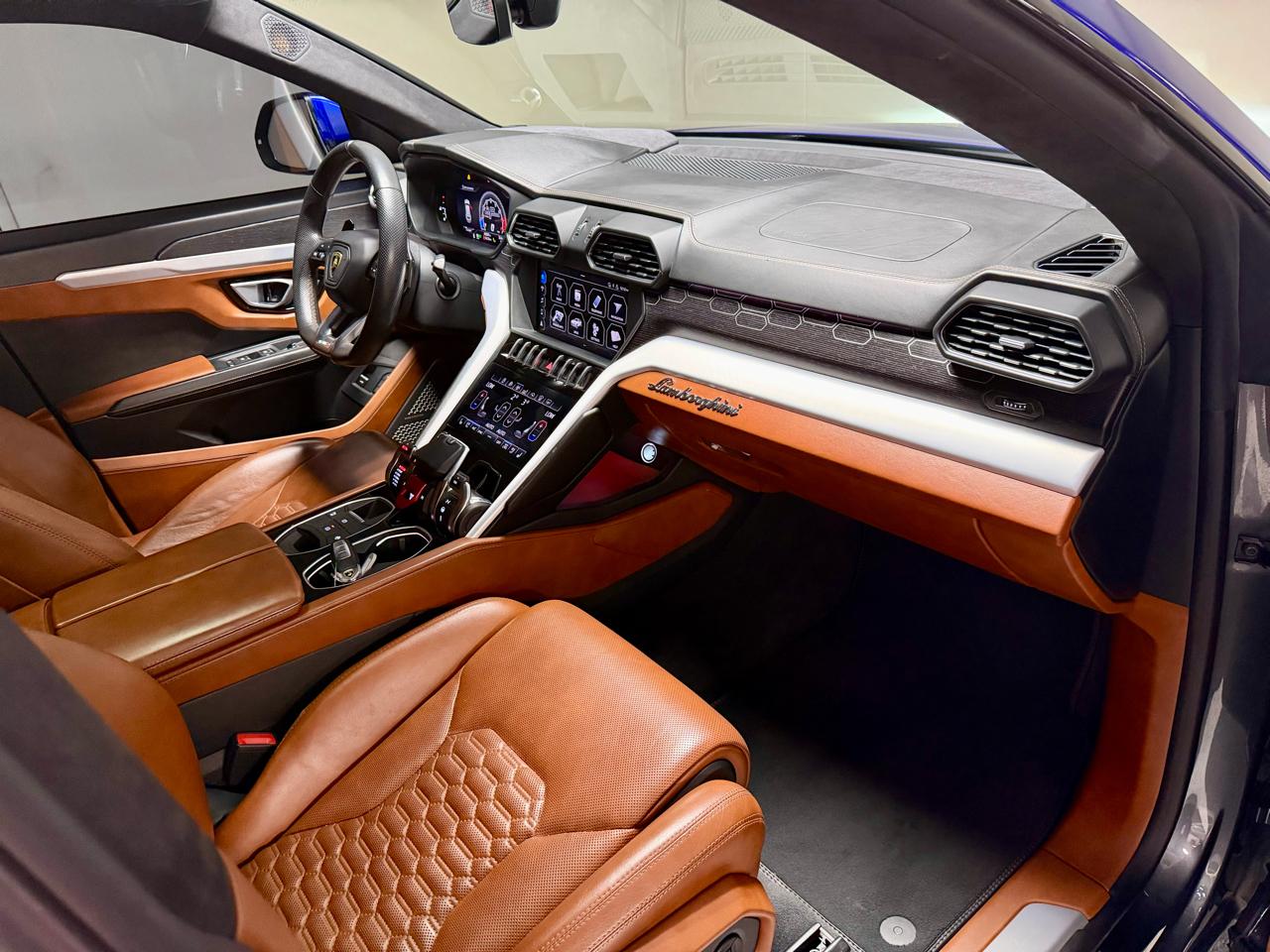 Lamborghini Urus AWD 2019