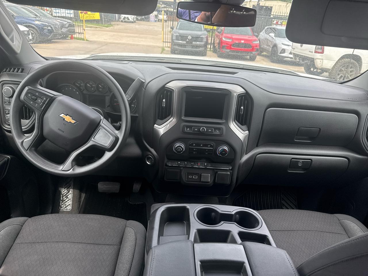 Chevrolet Silverado 1500 4WD Crew Cab 147" Custom 2026