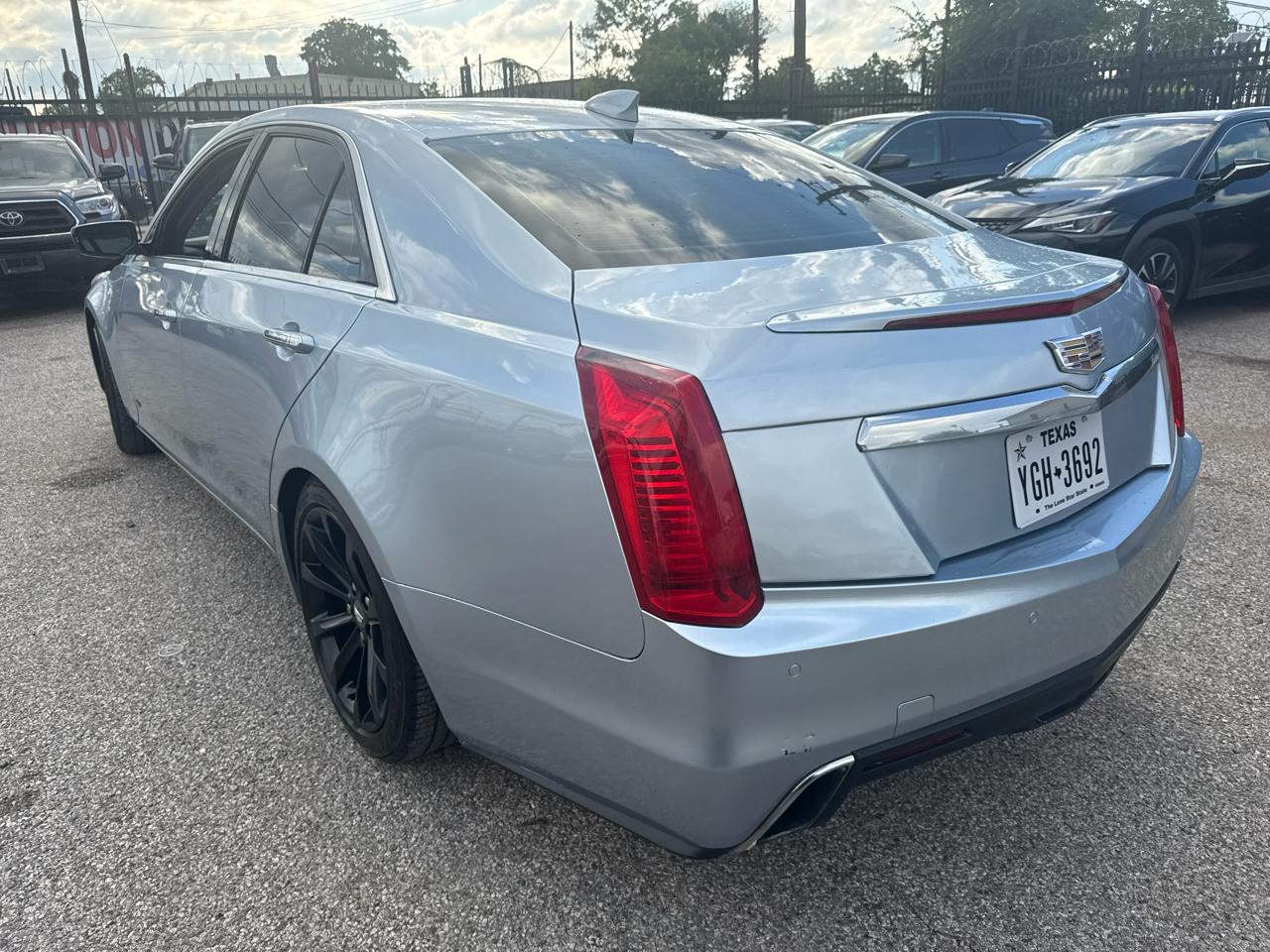 Cadillac CTS Sedan 4dr Sdn 2.0L Turbo Luxury AWD 2017