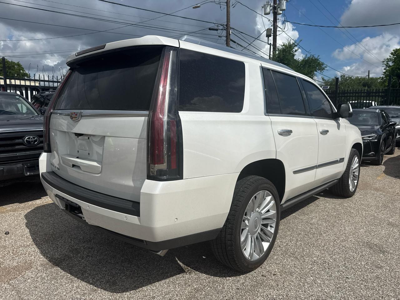 Cadillac Escalade 4WD 4dr Platinum 2019