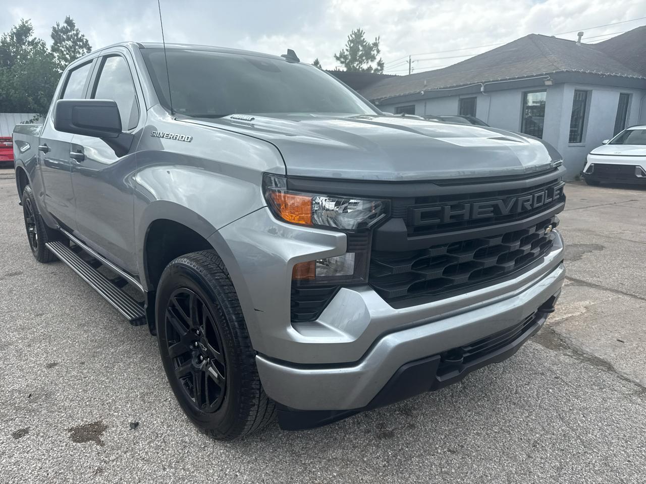 Chevrolet Silverado 1500 4WD Crew Cab 147" Custom 2025