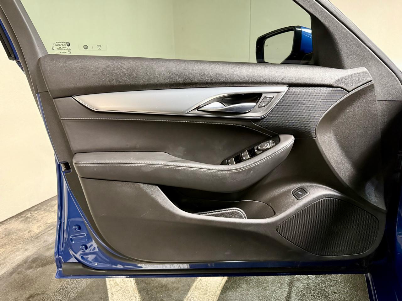 Cadillac CT5 4dr Sdn Luxury 2023