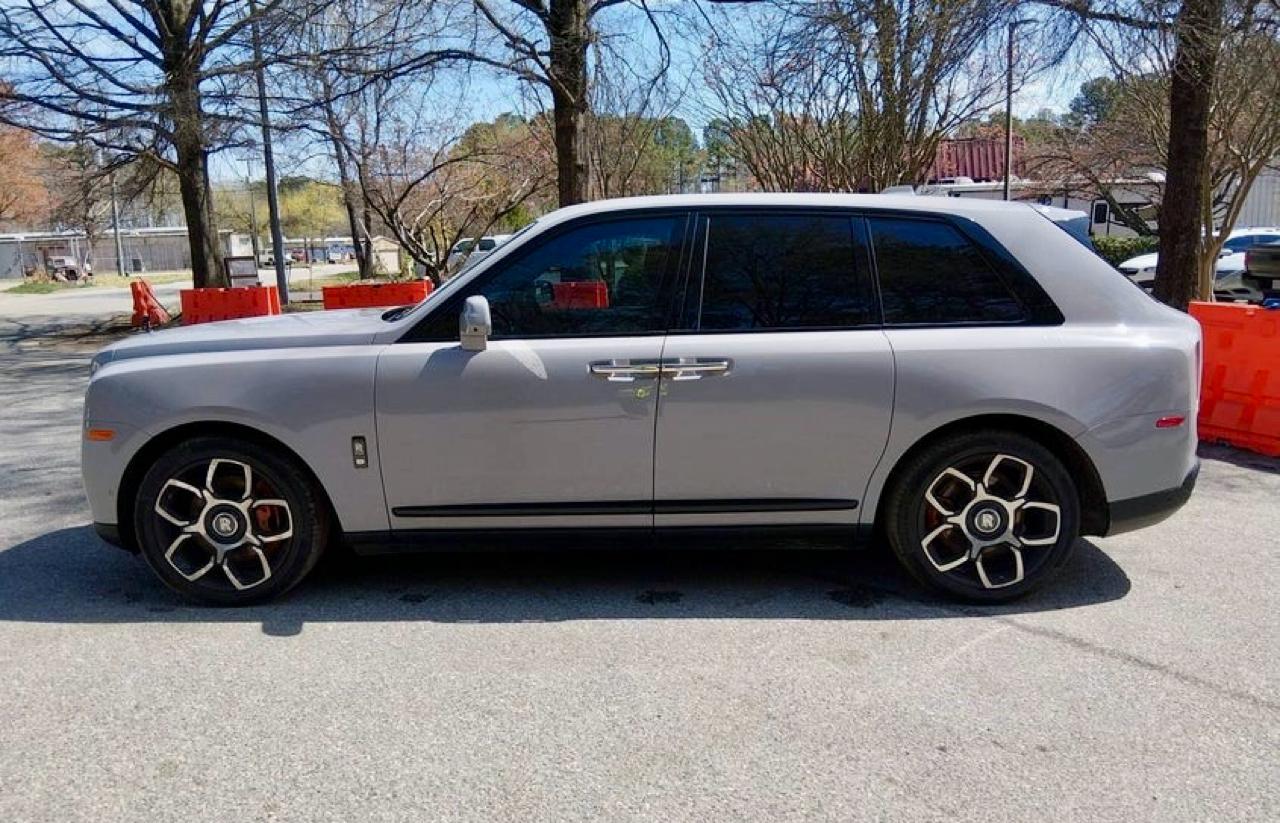 Rolls-Royce Cullinan Black Badge Sport Utility 2022