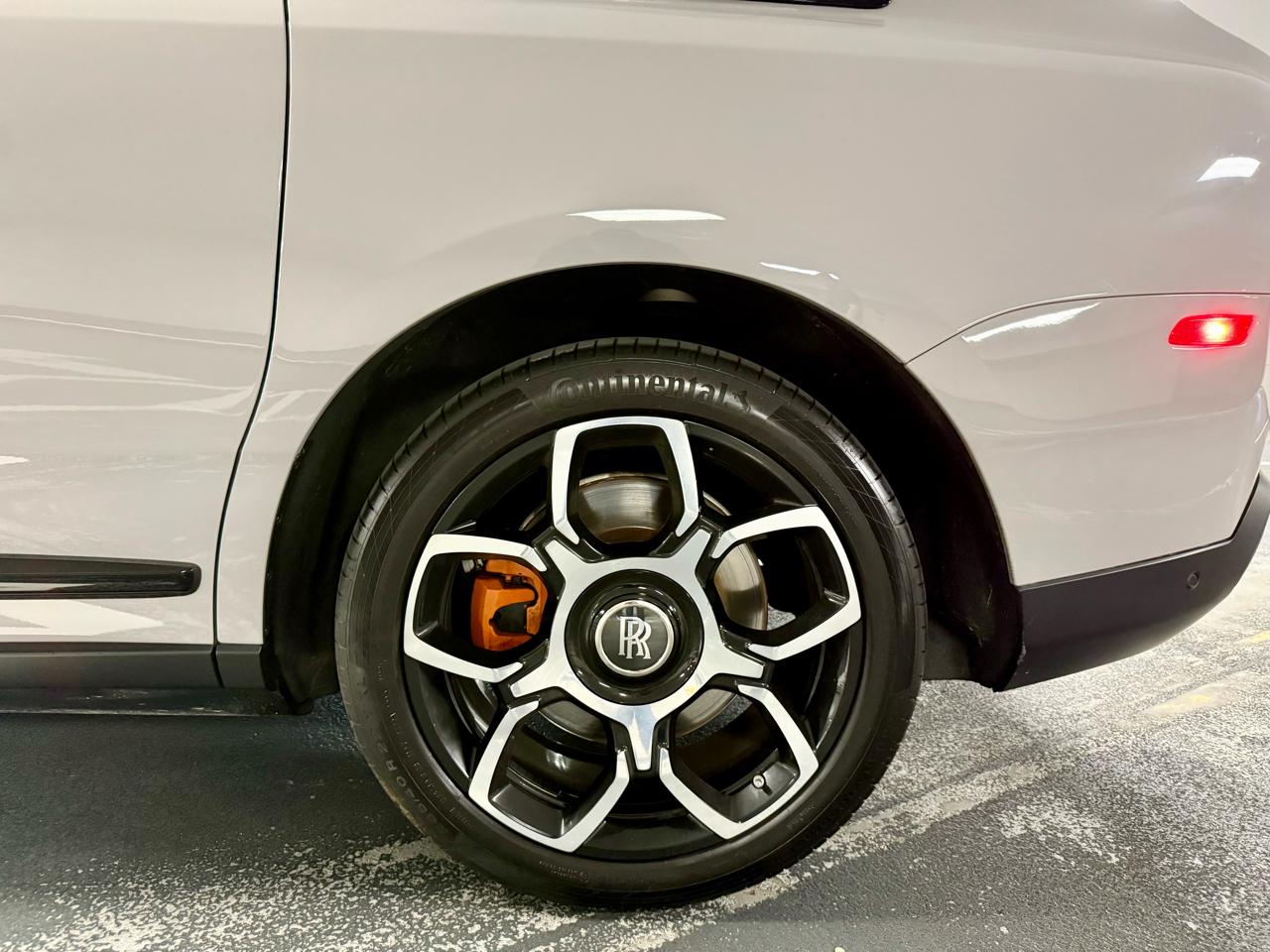 Rolls-Royce Cullinan Black Badge Sport Utility 2022