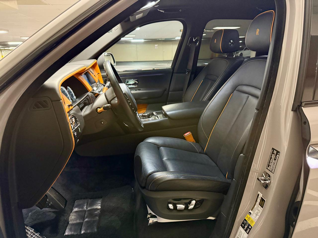 Rolls-Royce Cullinan Black Badge Sport Utility 2022