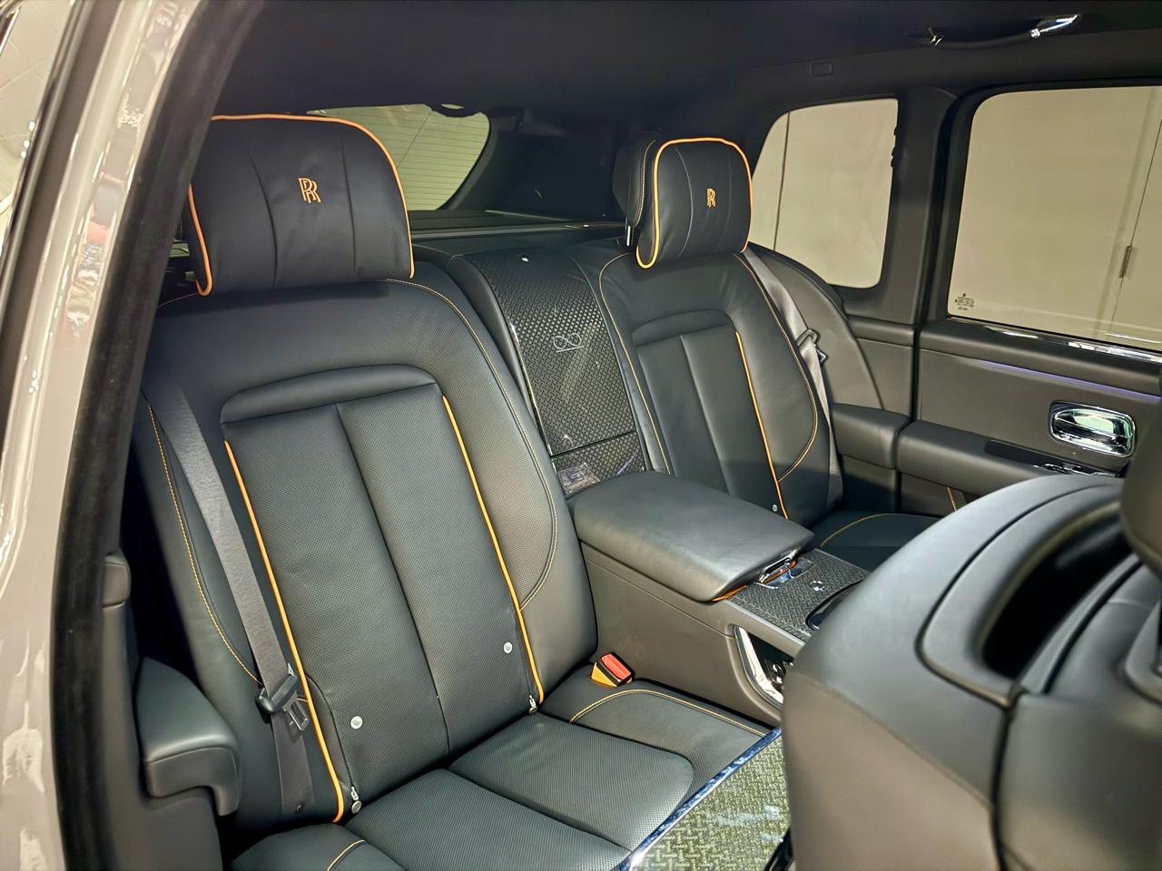 Rolls-Royce Cullinan Black Badge Sport Utility 2022