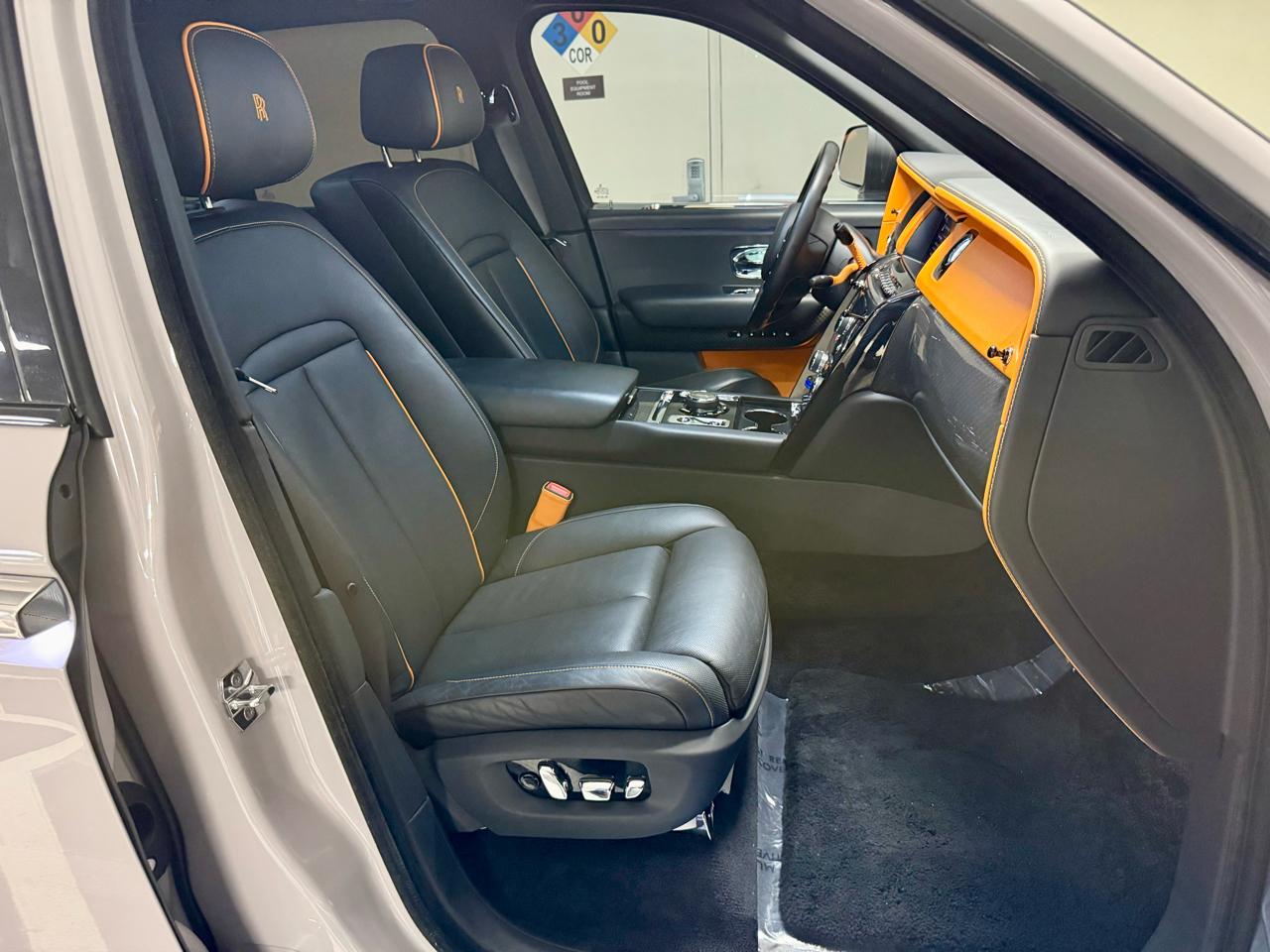 Rolls-Royce Cullinan Black Badge Sport Utility 2022