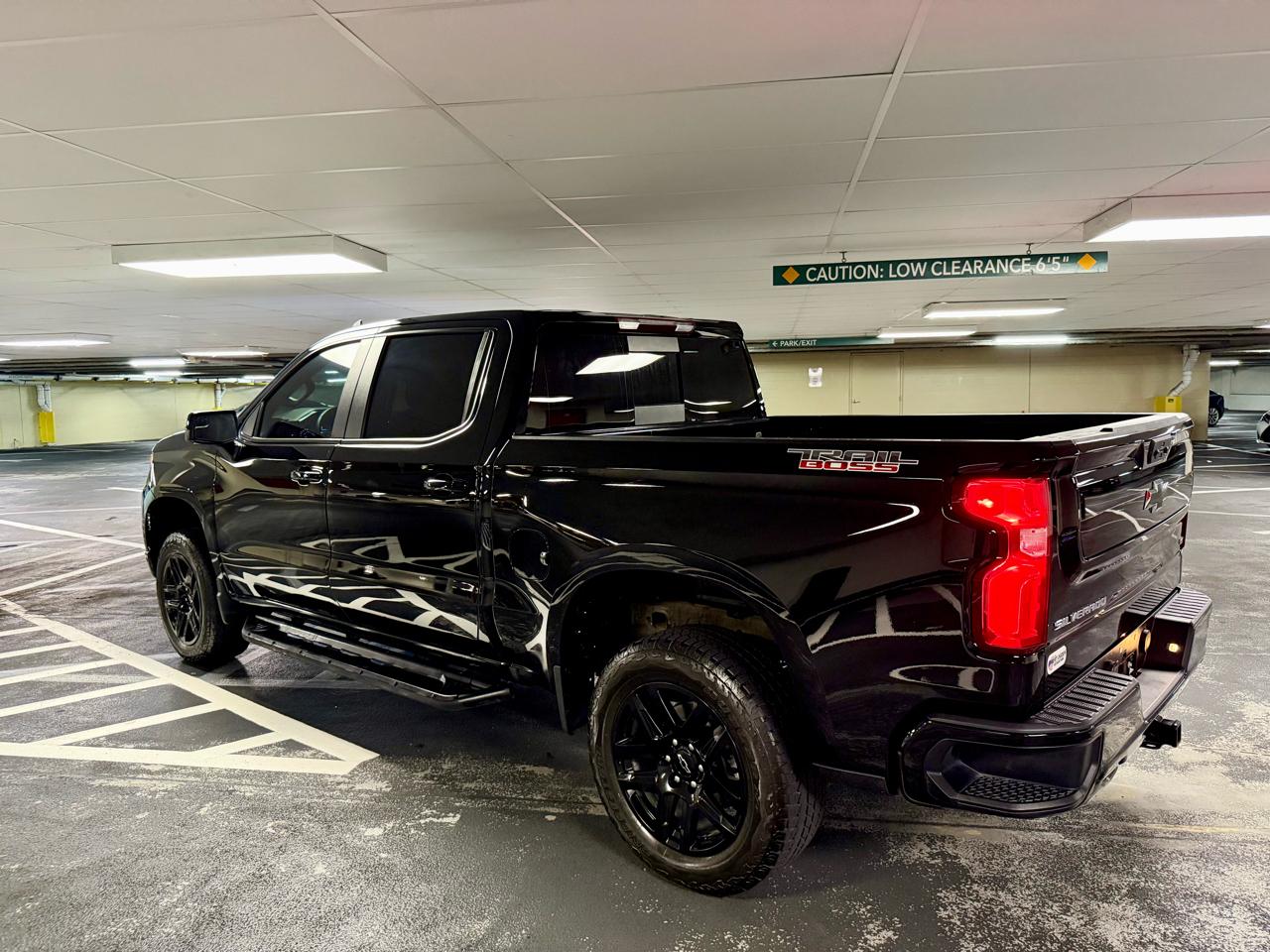 Chevrolet Silverado 1500 4WD Crew Cab 147" LT Trail Boss 2025